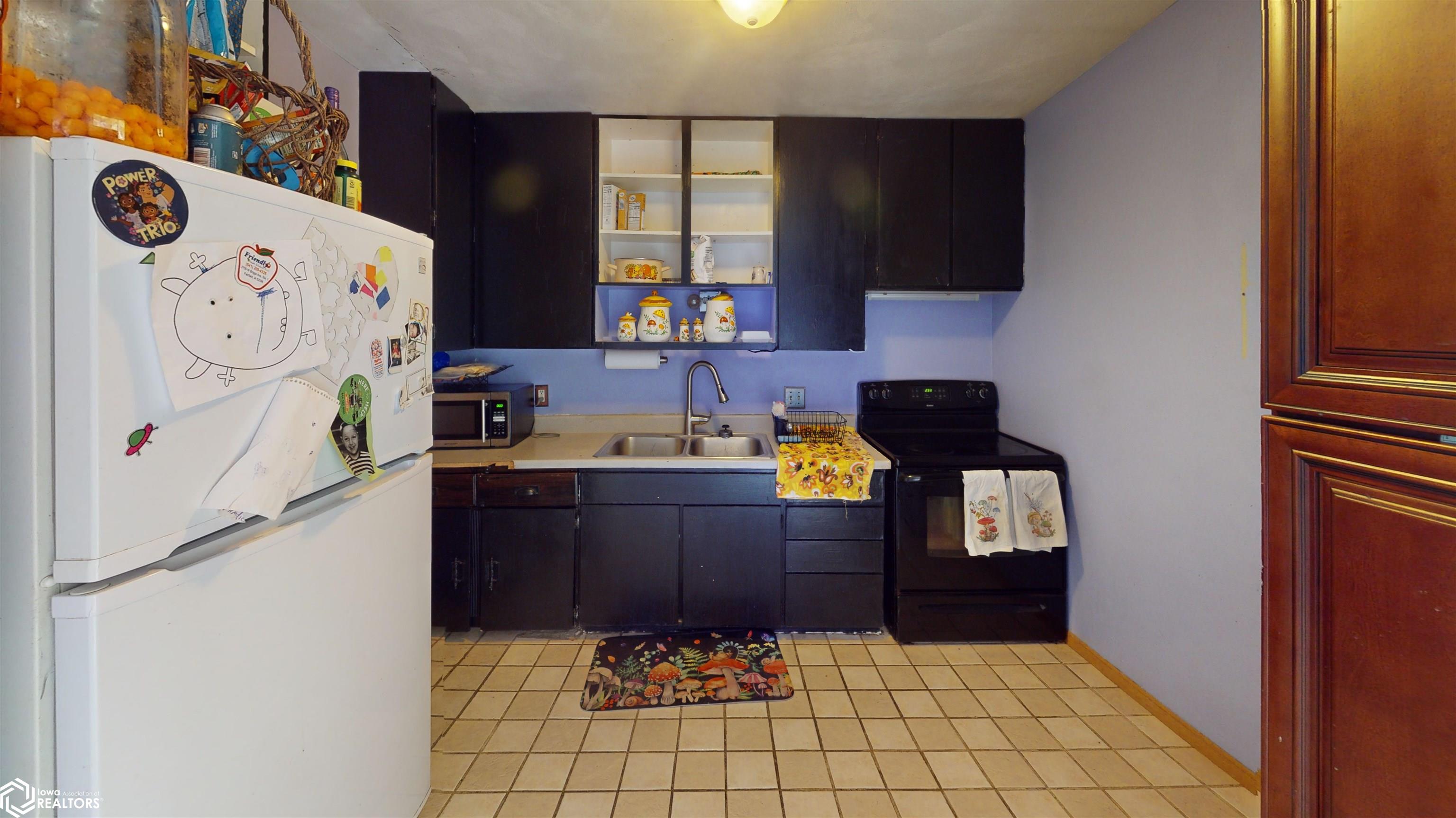 201 Glasgow Road, Fairfield, Iowa image 2