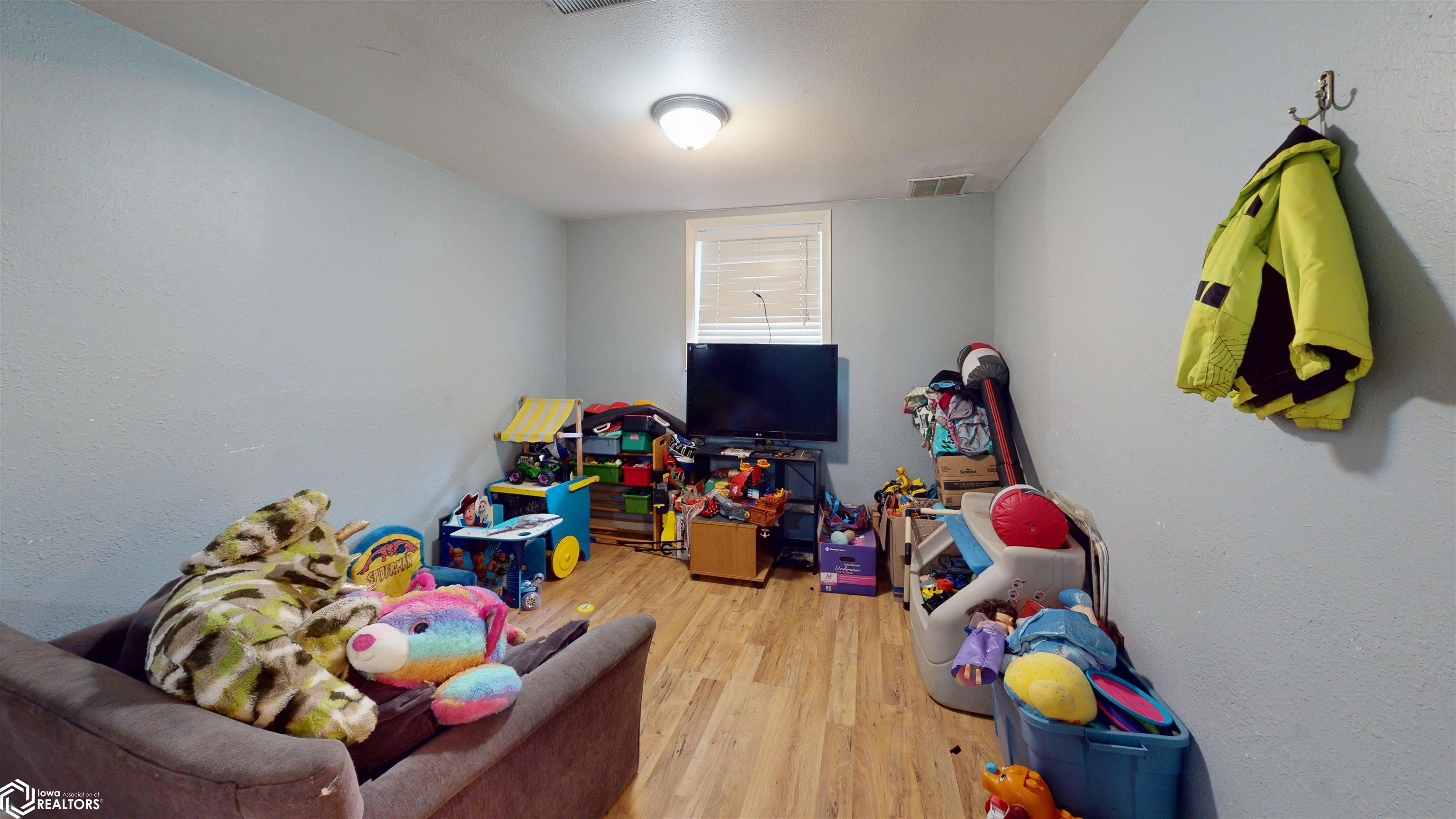 201 Glasgow Road, Fairfield, Iowa image 11