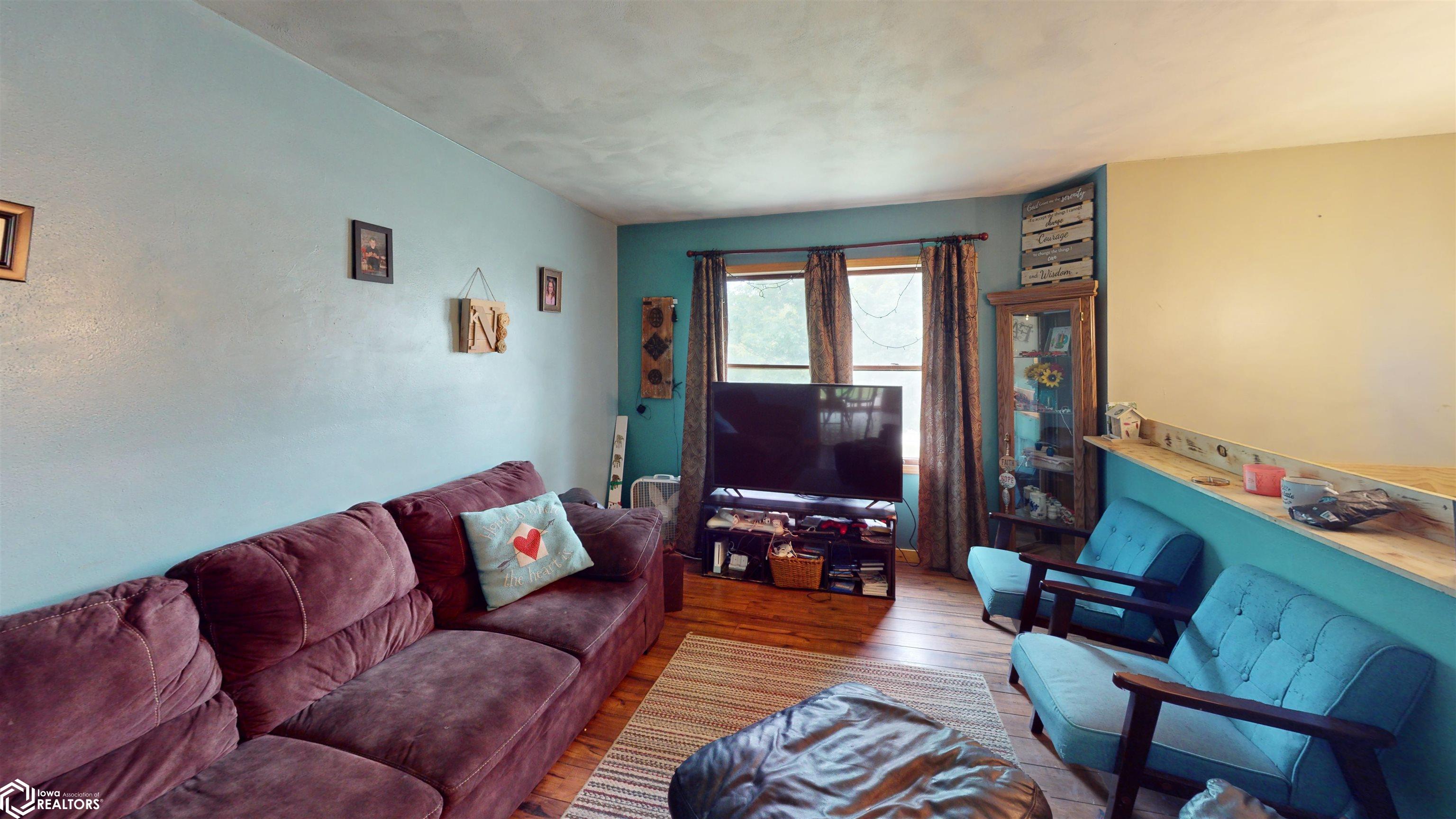 201 Glasgow Road, Fairfield, Iowa image 4