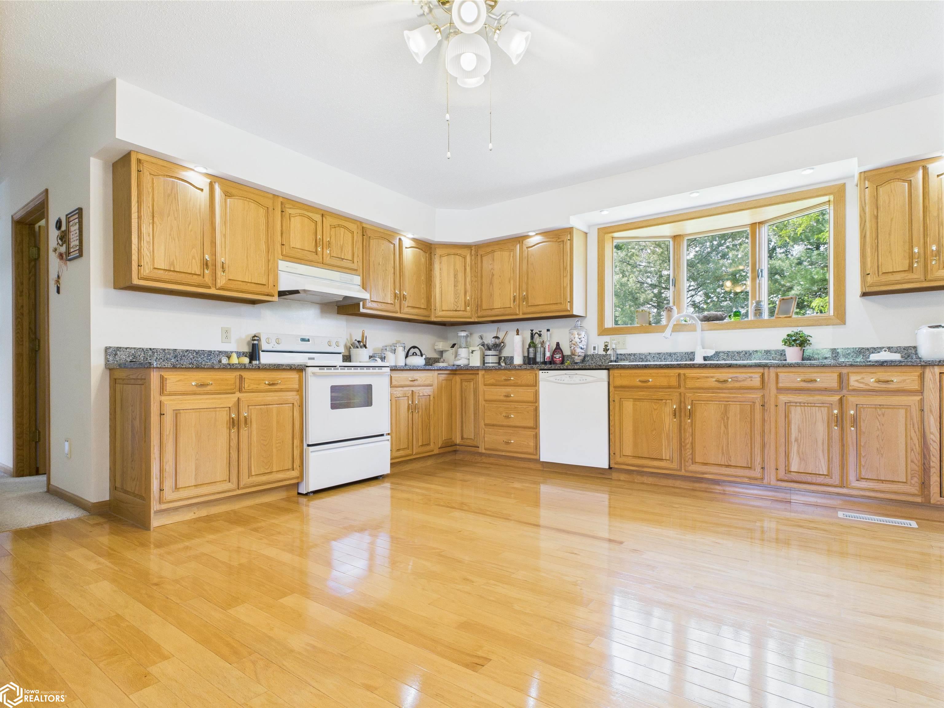 22 Greenbrier Court, Keokuk, Iowa image 14