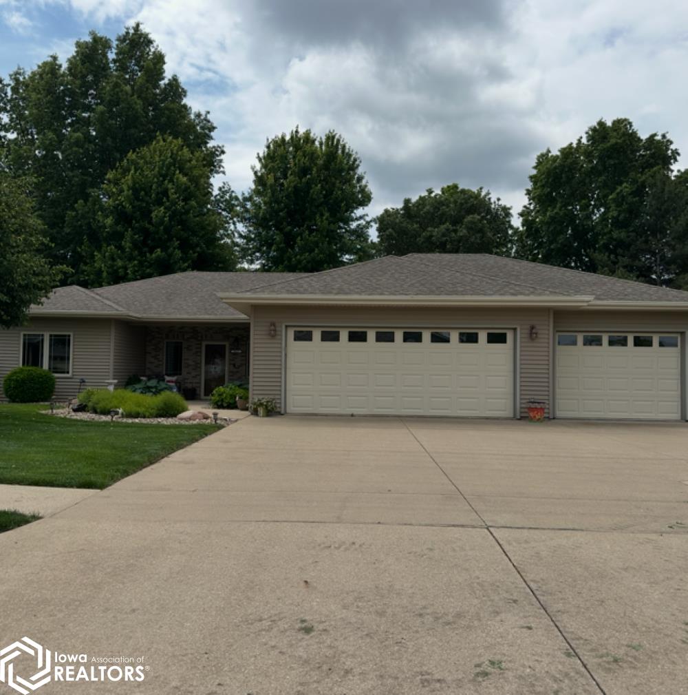 1120 Willow Avenue, Burlington, Iowa image 1