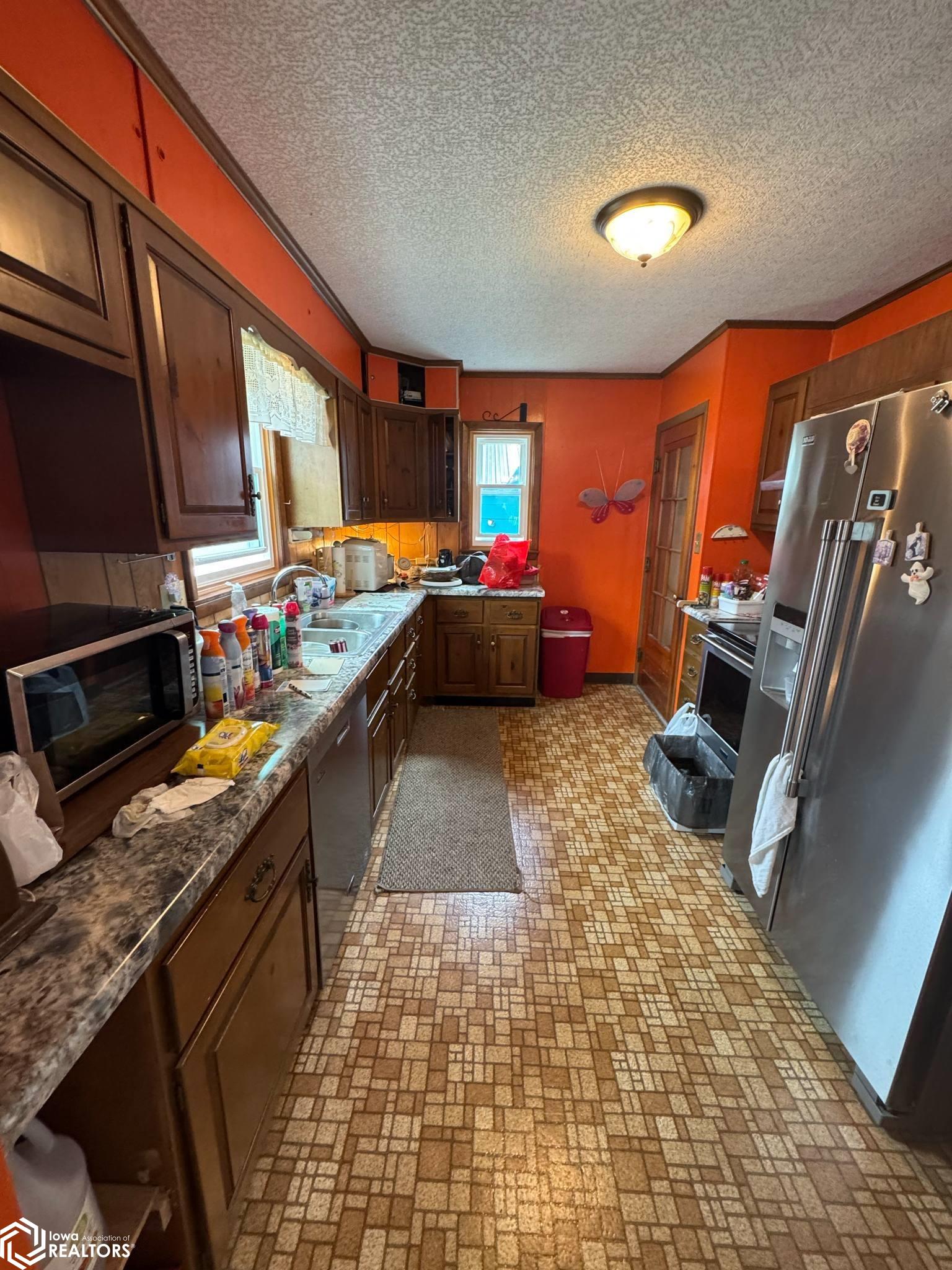 402 E State Street, Centerville, Iowa image 6