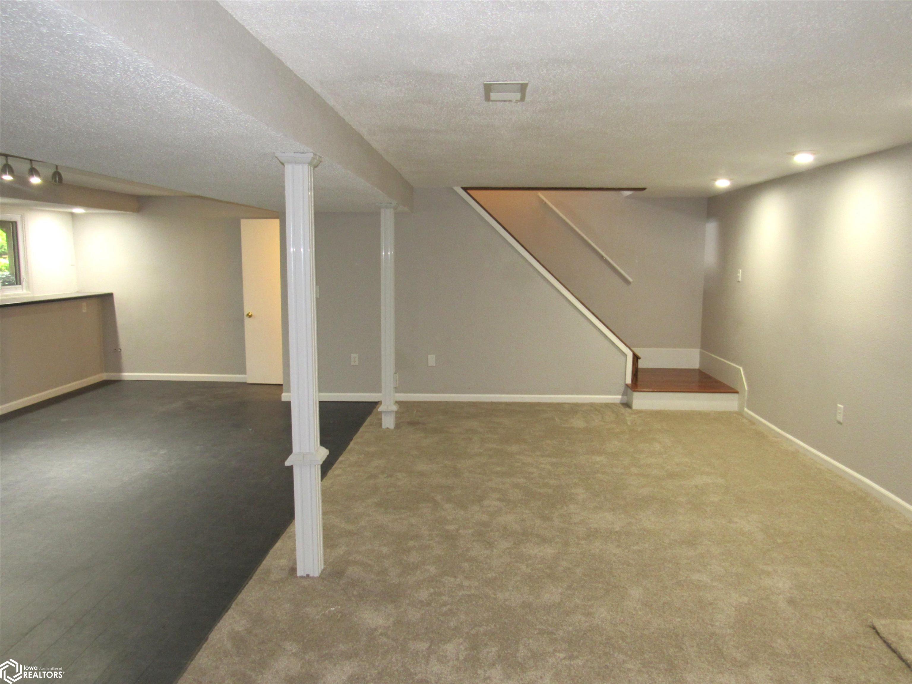 825 Randall Lane, Burlington, Iowa image 15