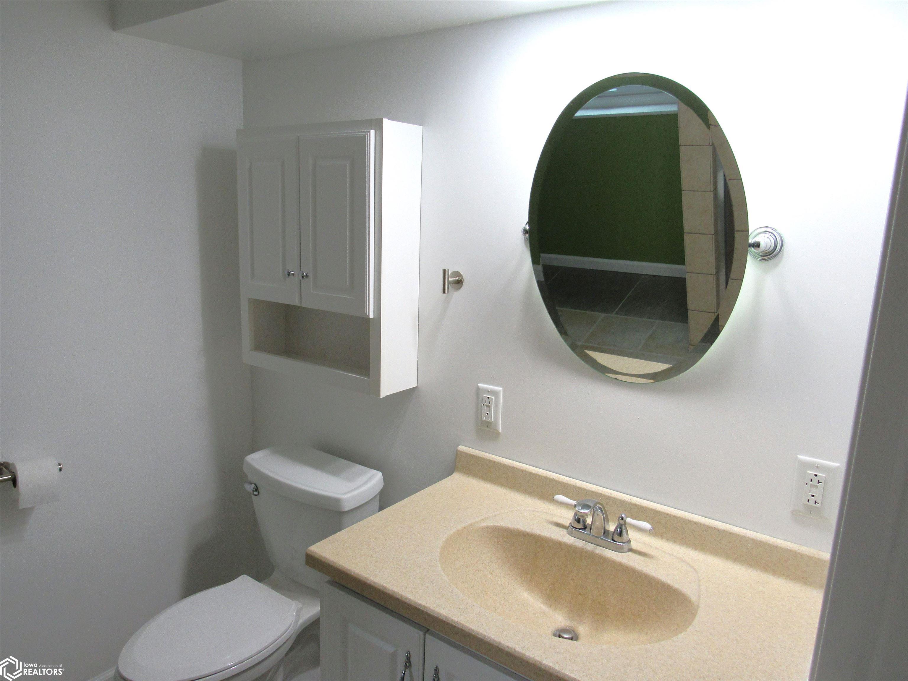 825 Randall Lane, Burlington, Iowa image 18