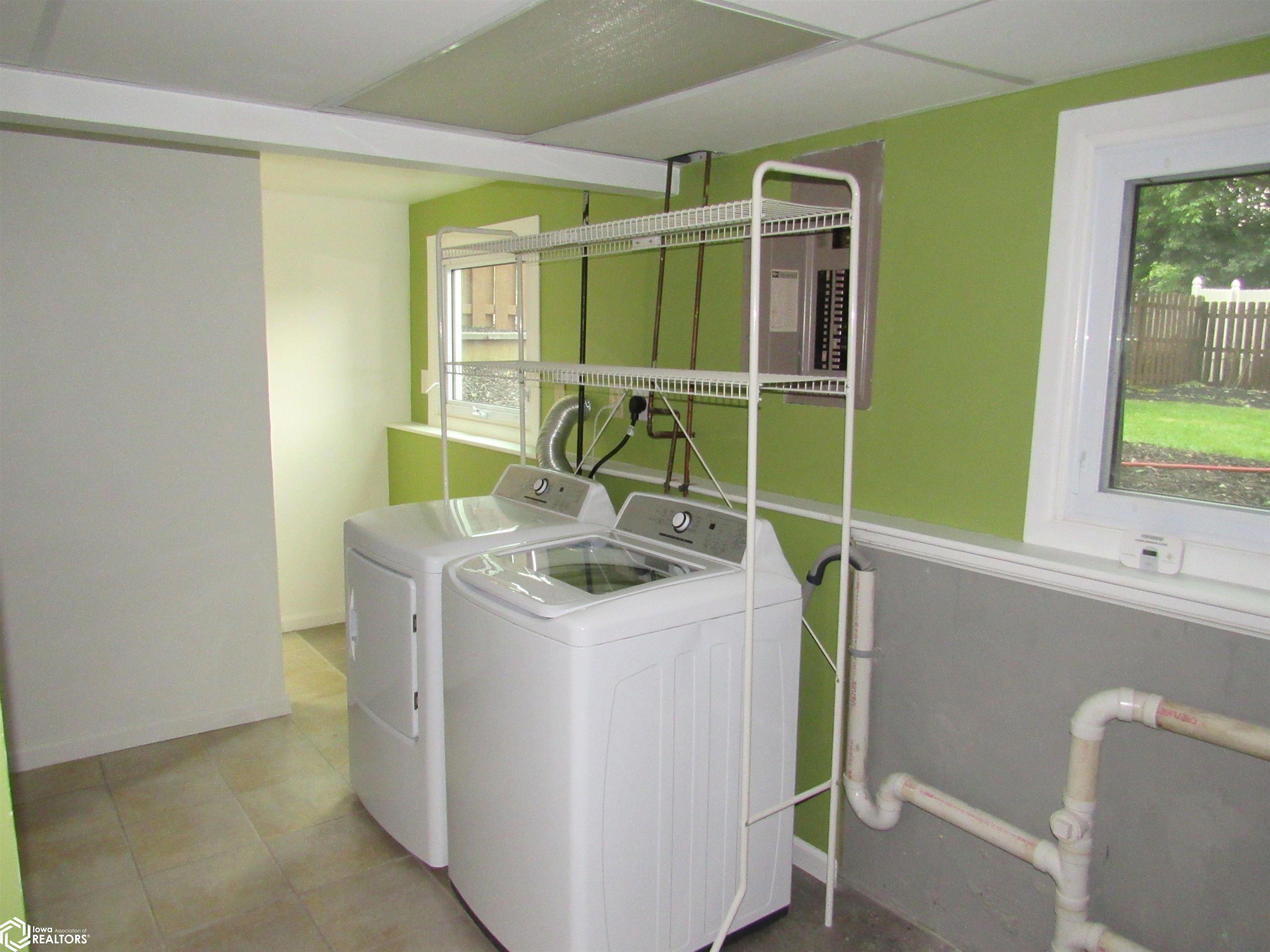 825 Randall Lane, Burlington, Iowa image 20