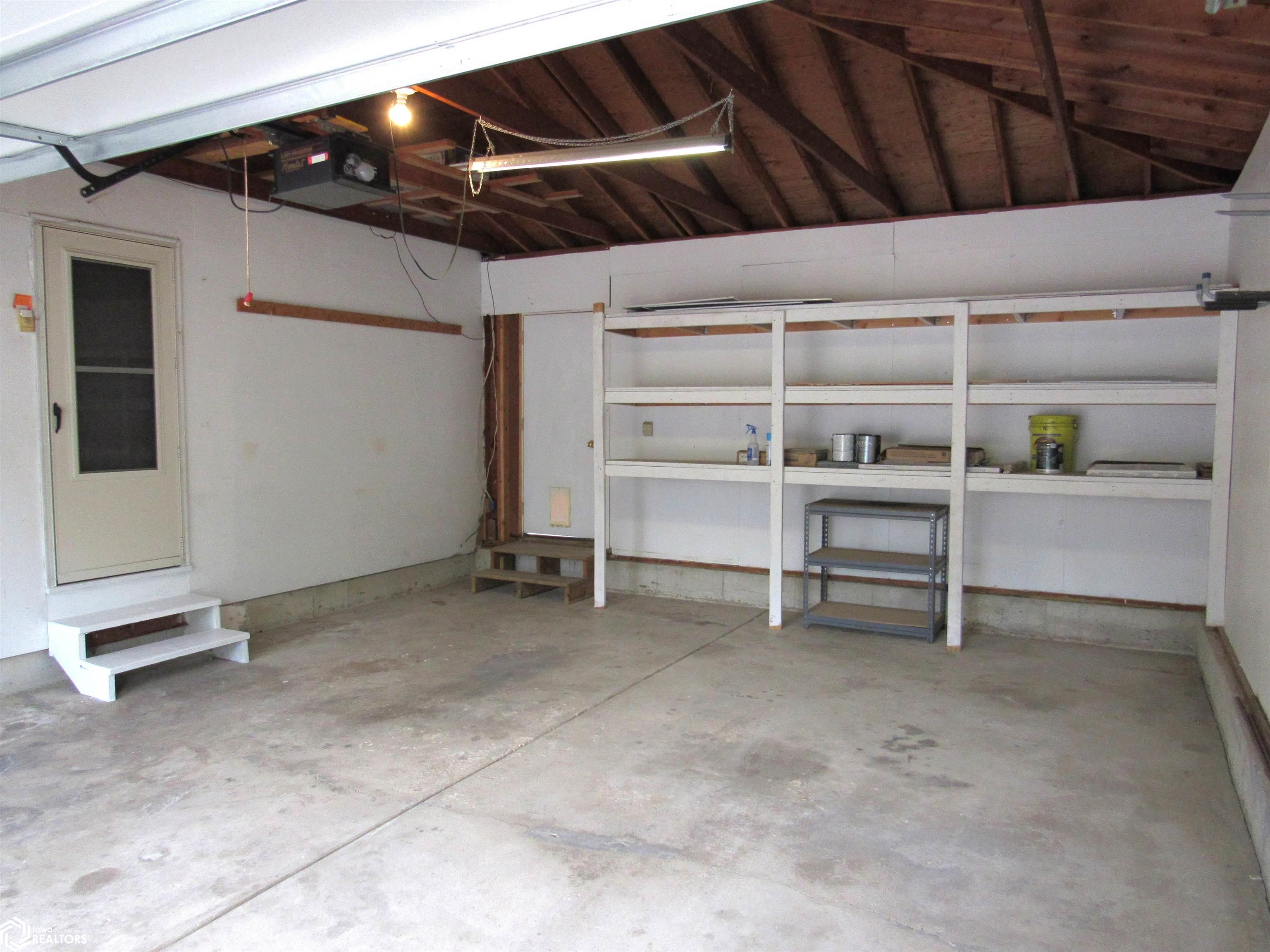 825 Randall Lane, Burlington, Iowa image 21