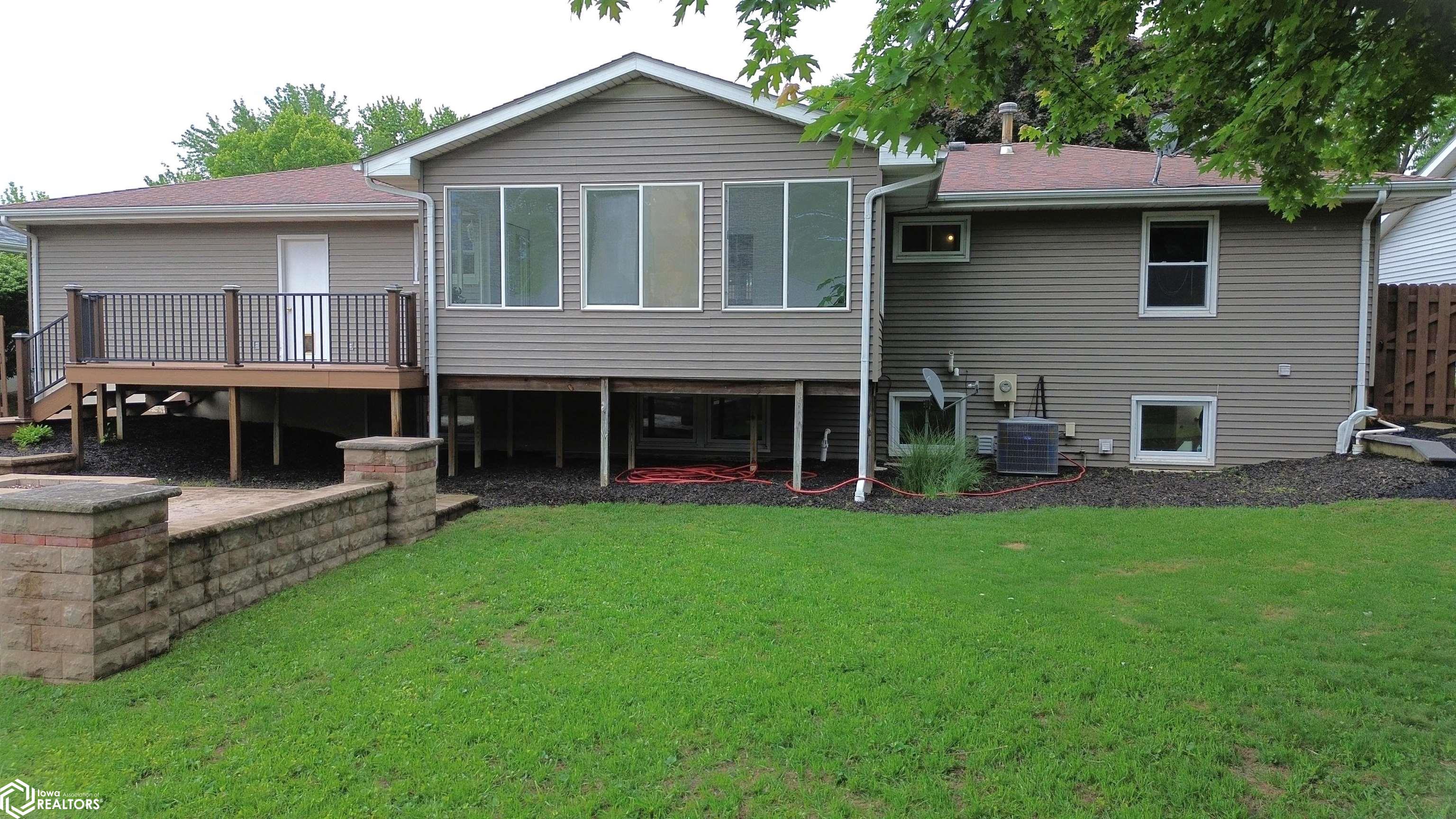 825 Randall Lane, Burlington, Iowa image 23