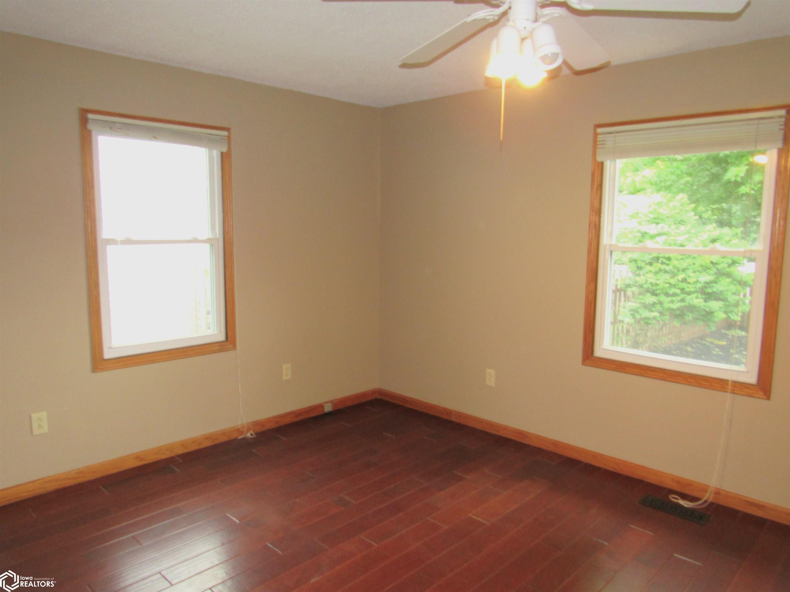 825 Randall Lane, Burlington, Iowa image 8