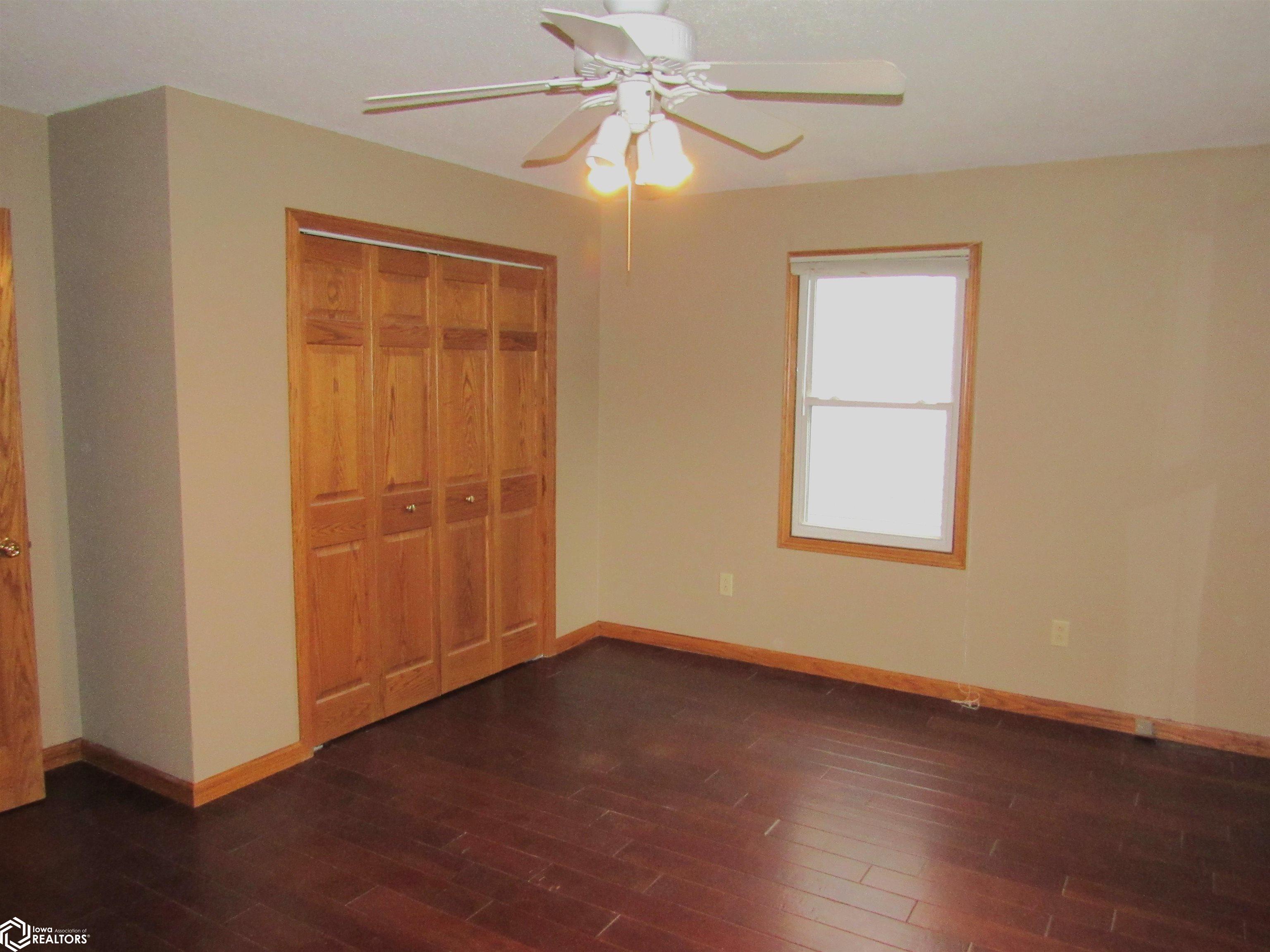 825 Randall Lane, Burlington, Iowa image 9