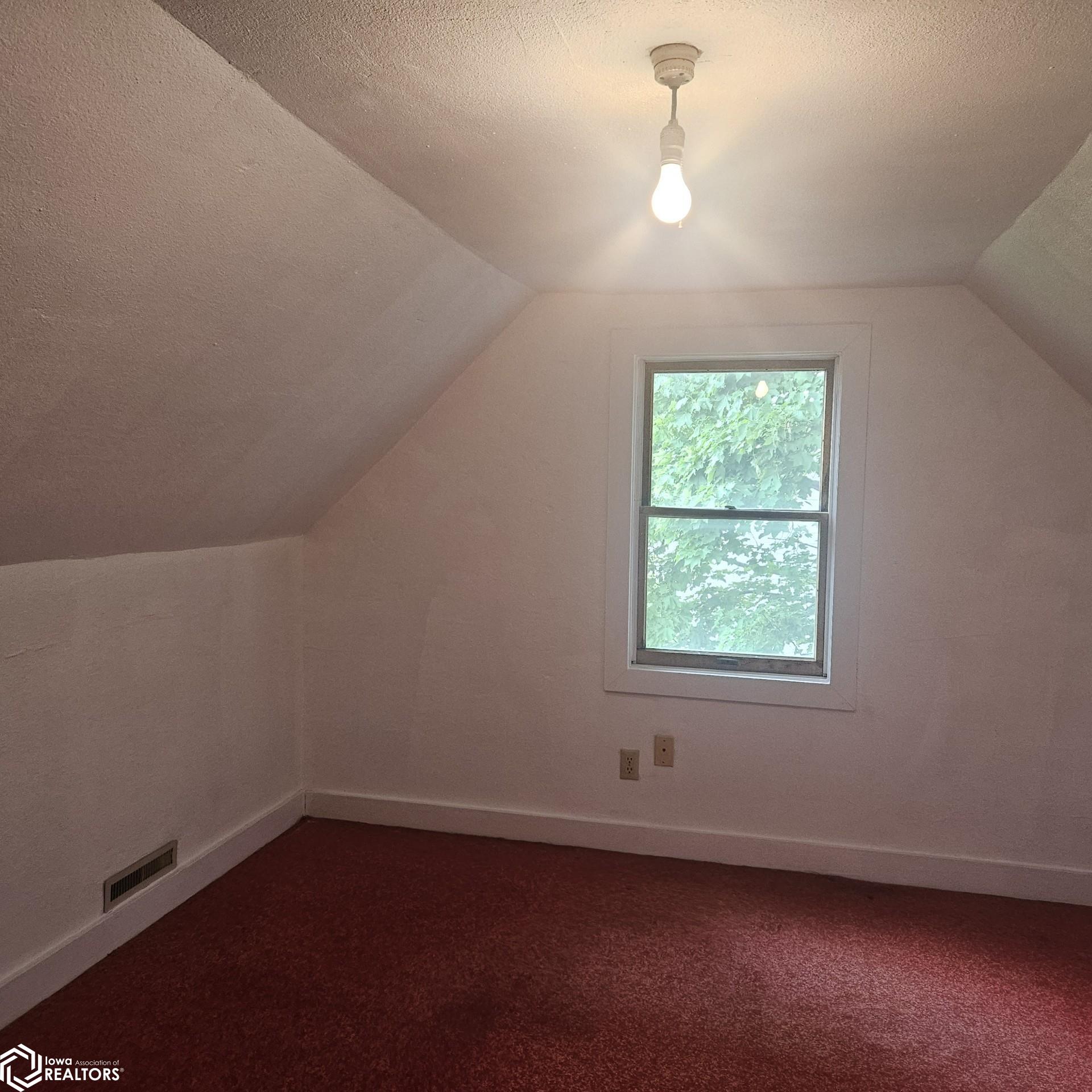 619 Main Avenue, Britt, Iowa image 8
