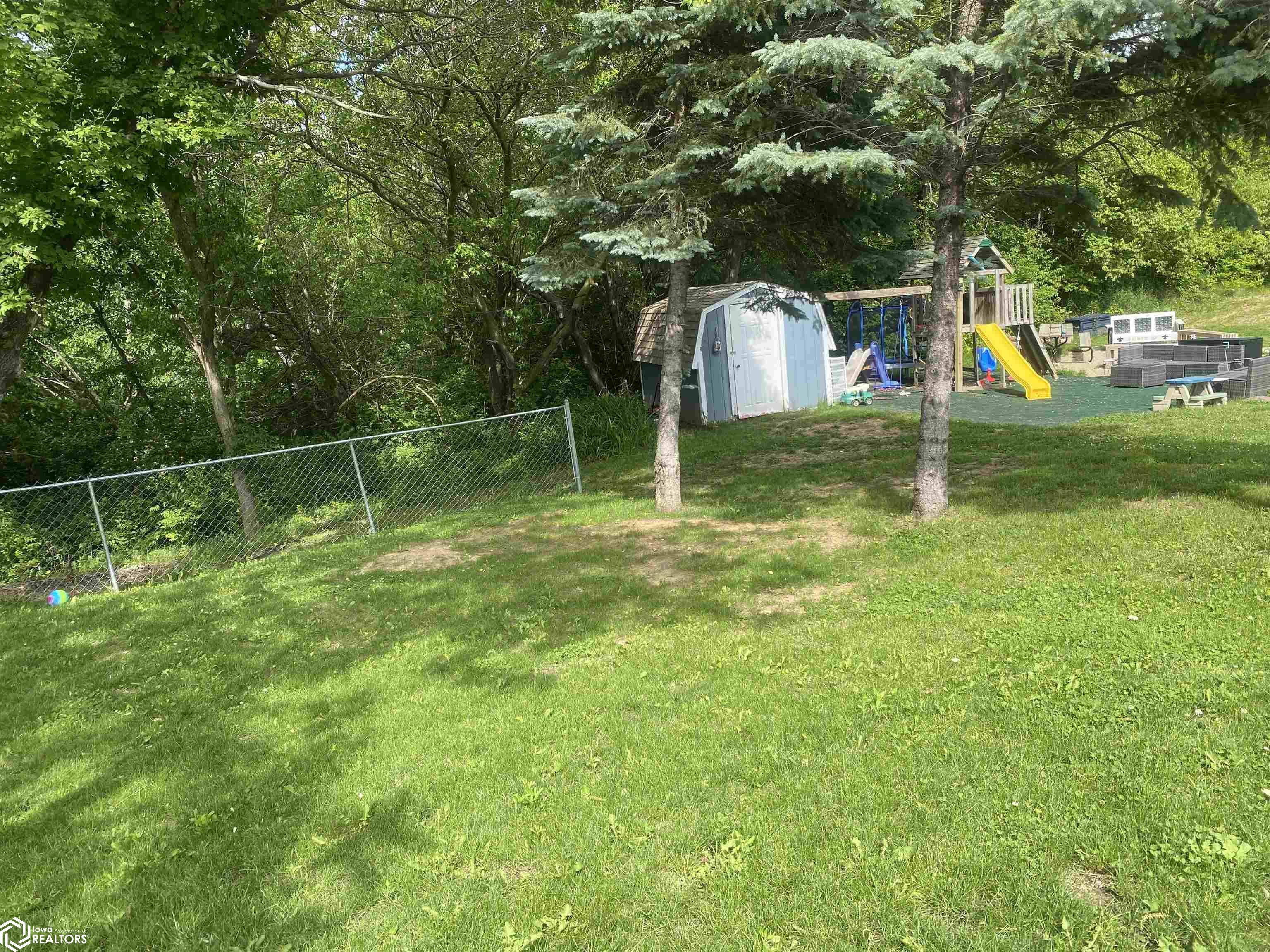 6033 N Lakeshore Drive, Brooklyn, Iowa image 4