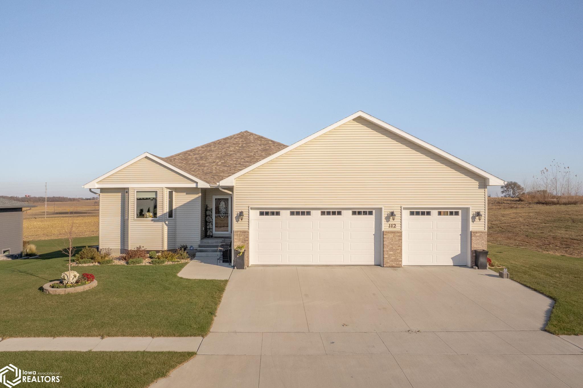 112 Coventry Court, Clear Lake, Iowa image 1