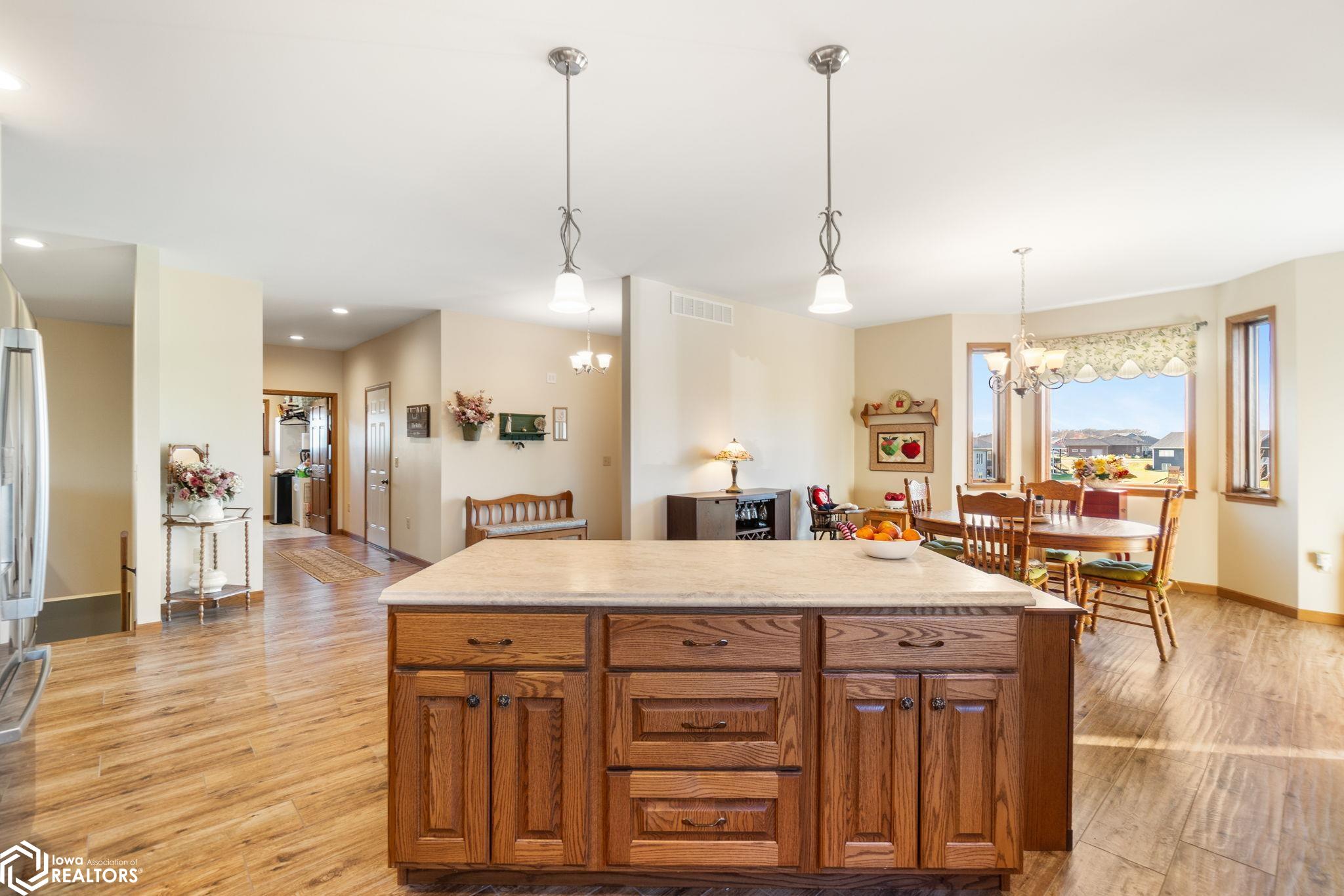 112 Coventry Court, Clear Lake, Iowa image 11