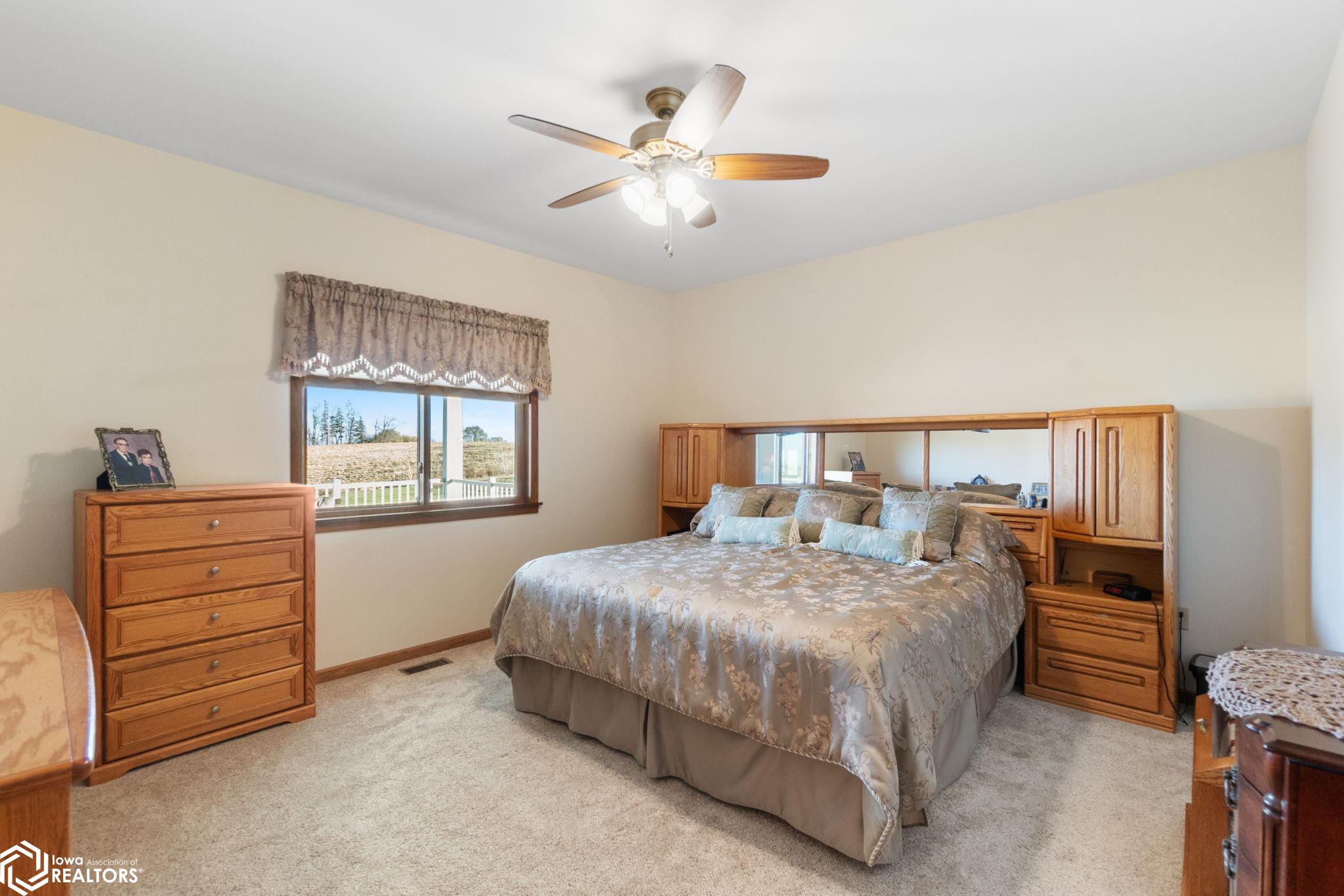 112 Coventry Court, Clear Lake, Iowa image 17