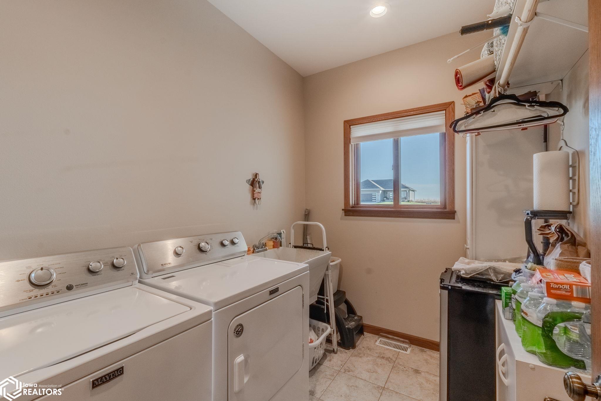 112 Coventry Court, Clear Lake, Iowa image 22