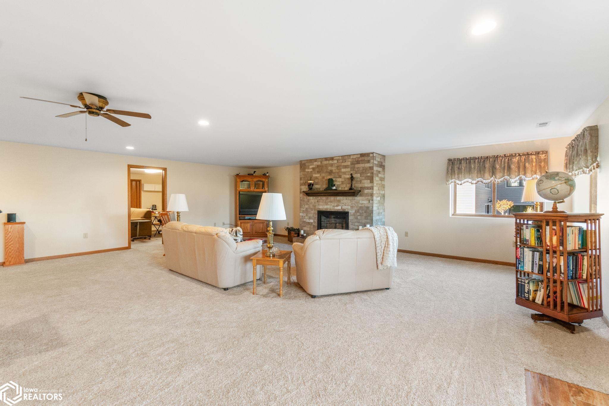 112 Coventry Court, Clear Lake, Iowa image 23