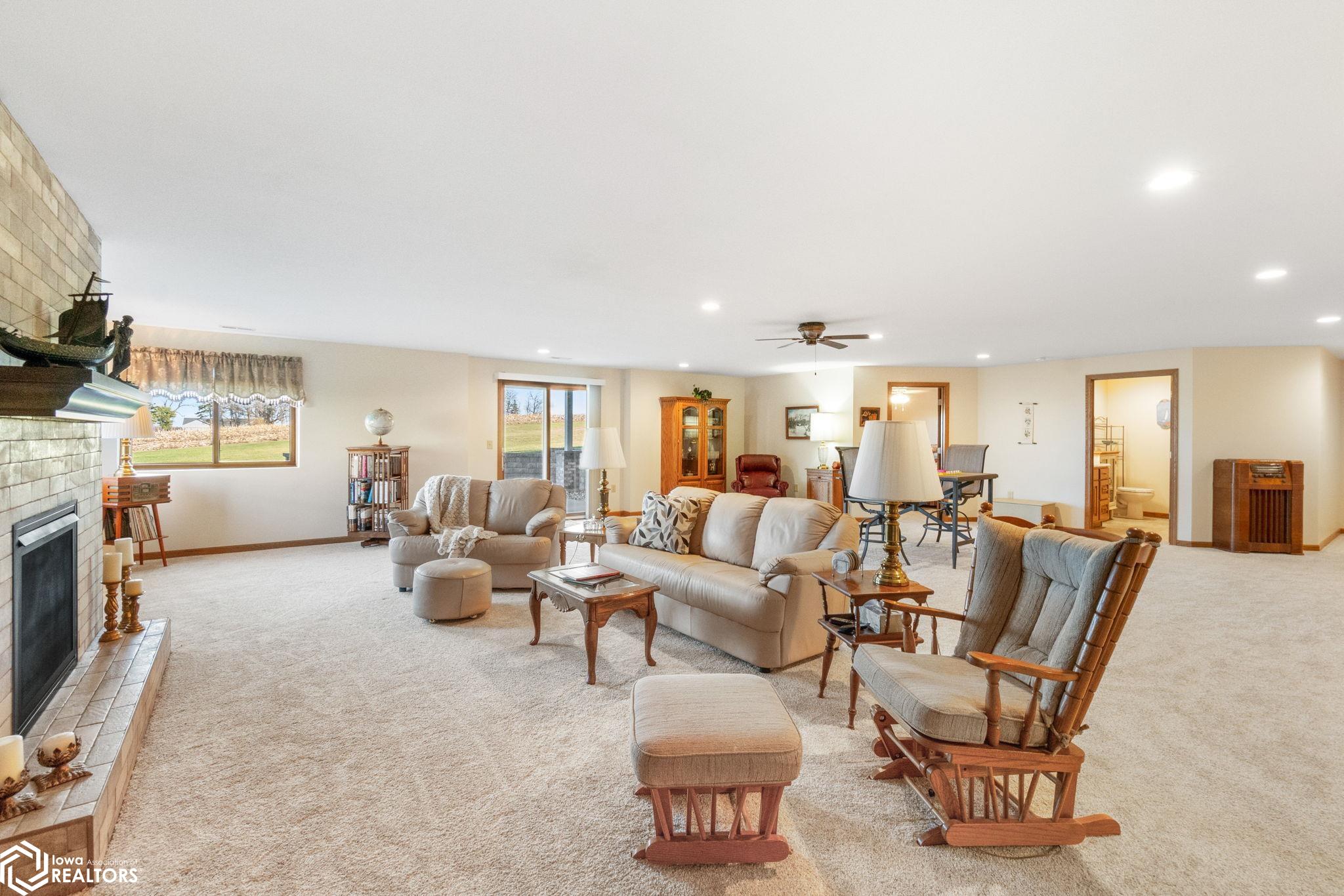 112 Coventry Court, Clear Lake, Iowa image 24