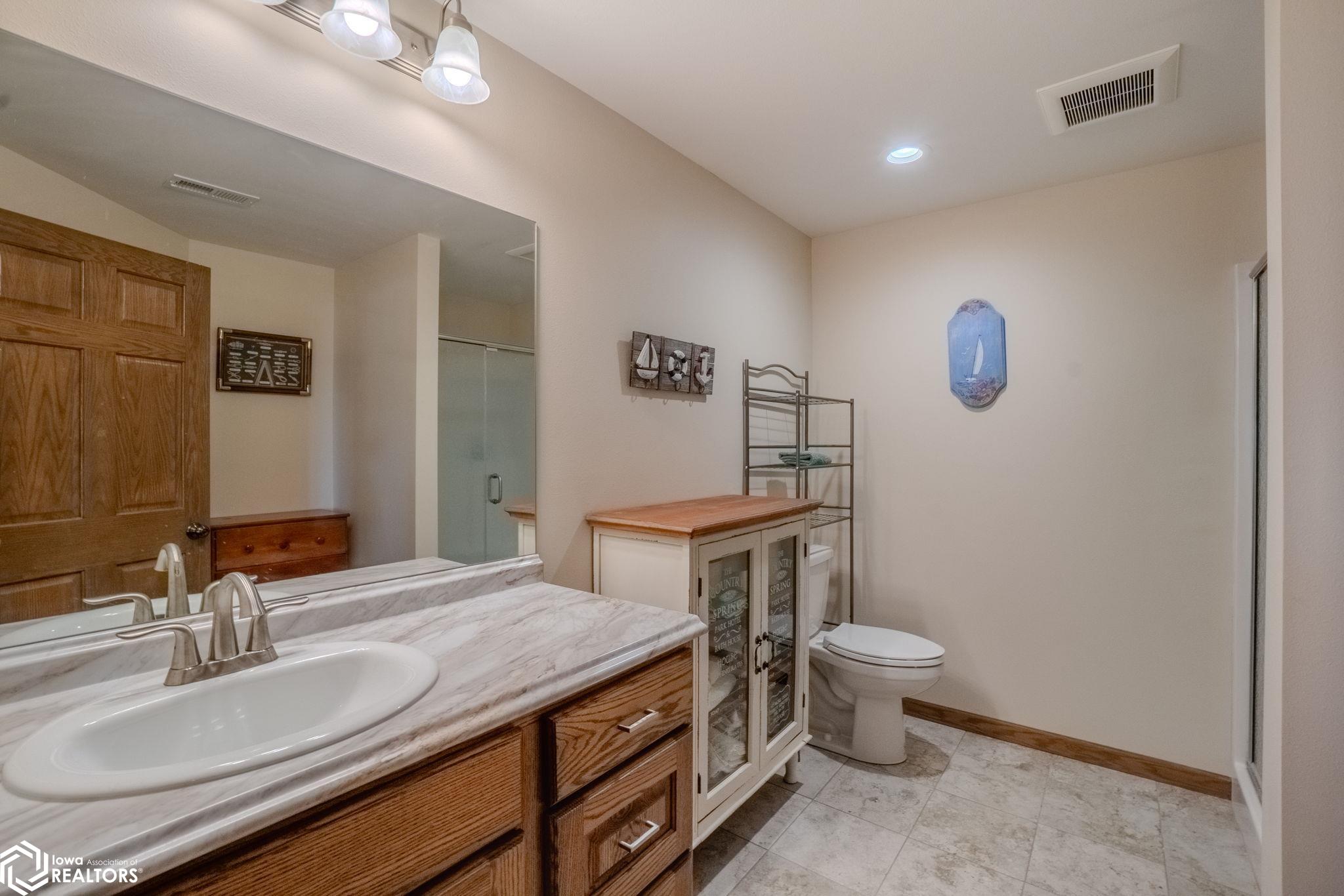 112 Coventry Court, Clear Lake, Iowa image 29