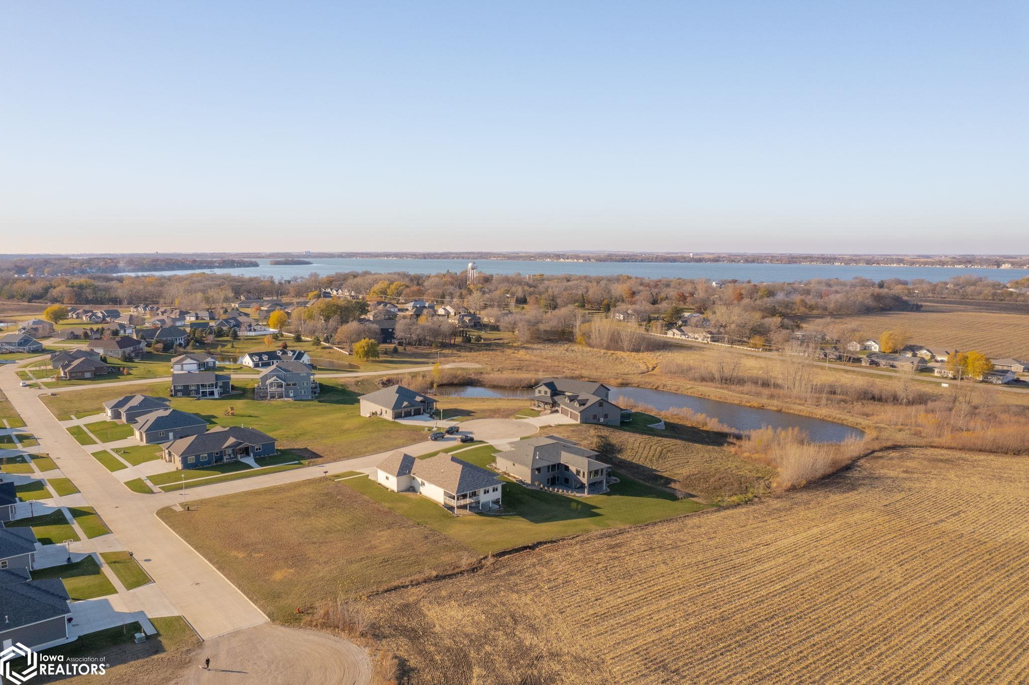 112 Coventry Court, Clear Lake, Iowa image 40