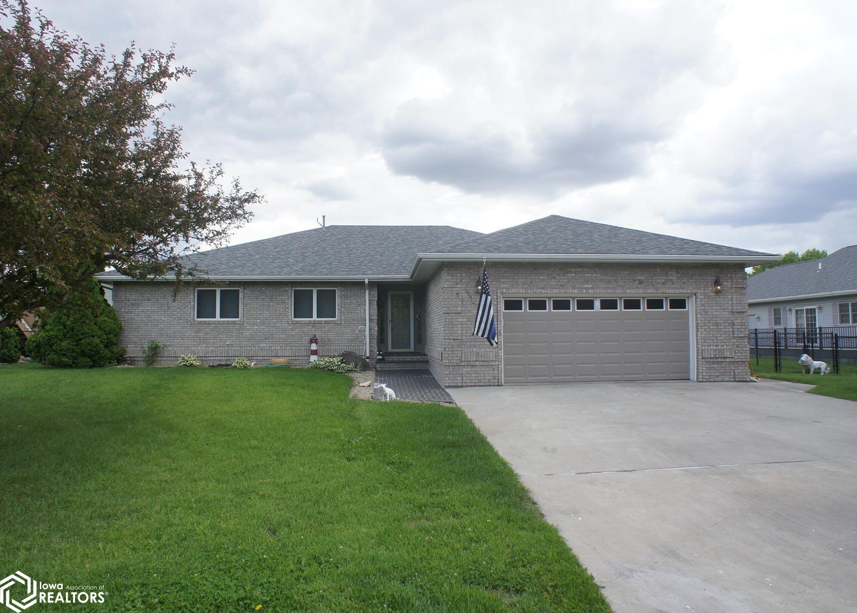 902 Fair Meadow Drive, Webster City, Iowa image 1