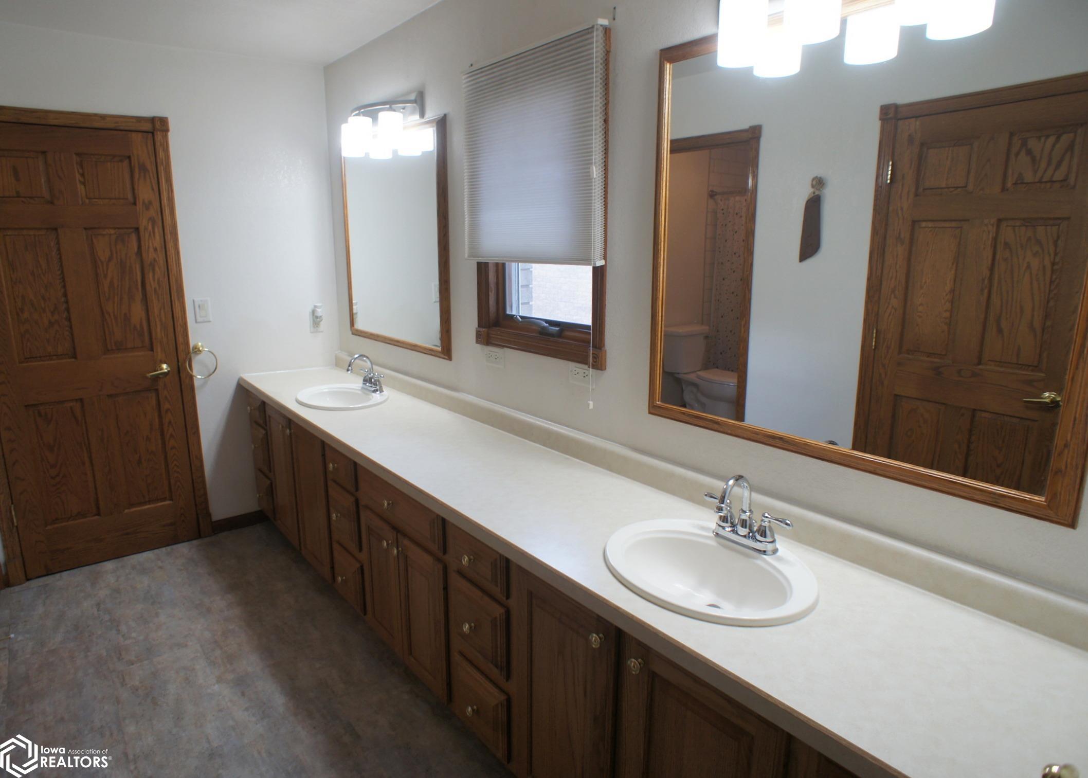 902 Fair Meadow Drive, Webster City, Iowa image 16