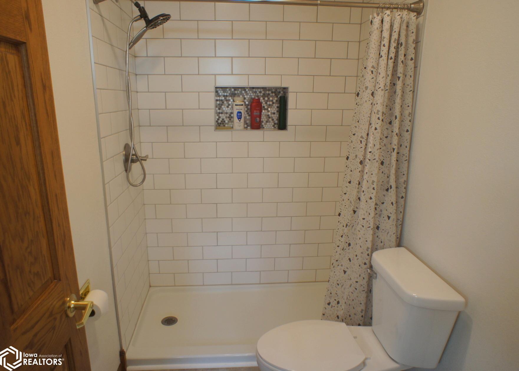902 Fair Meadow Drive, Webster City, Iowa image 17