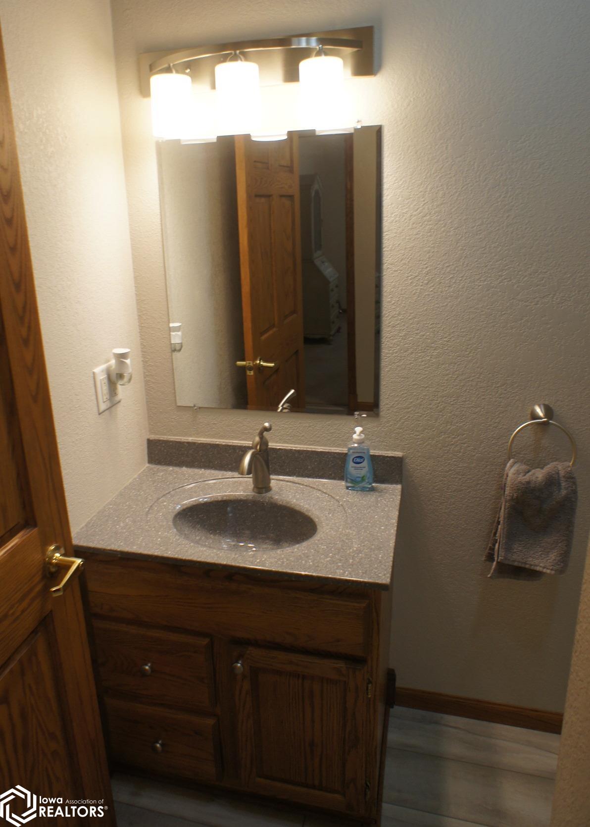 902 Fair Meadow Drive, Webster City, Iowa image 21