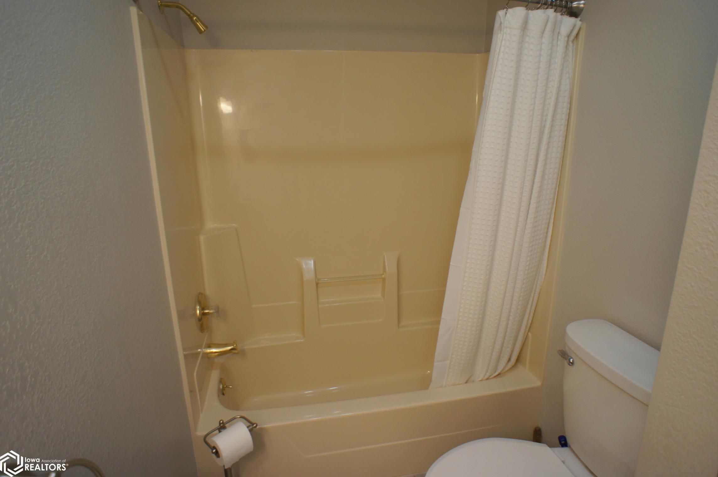 902 Fair Meadow Drive, Webster City, Iowa image 22