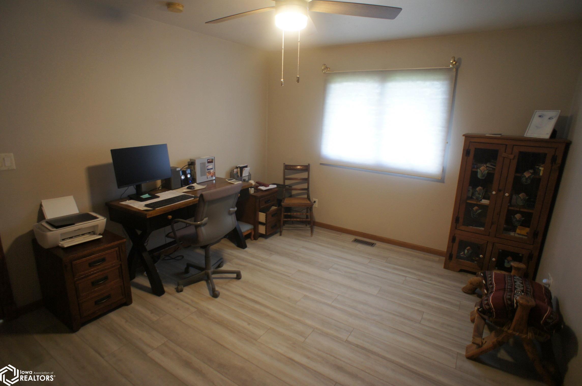 902 Fair Meadow Drive, Webster City, Iowa image 23