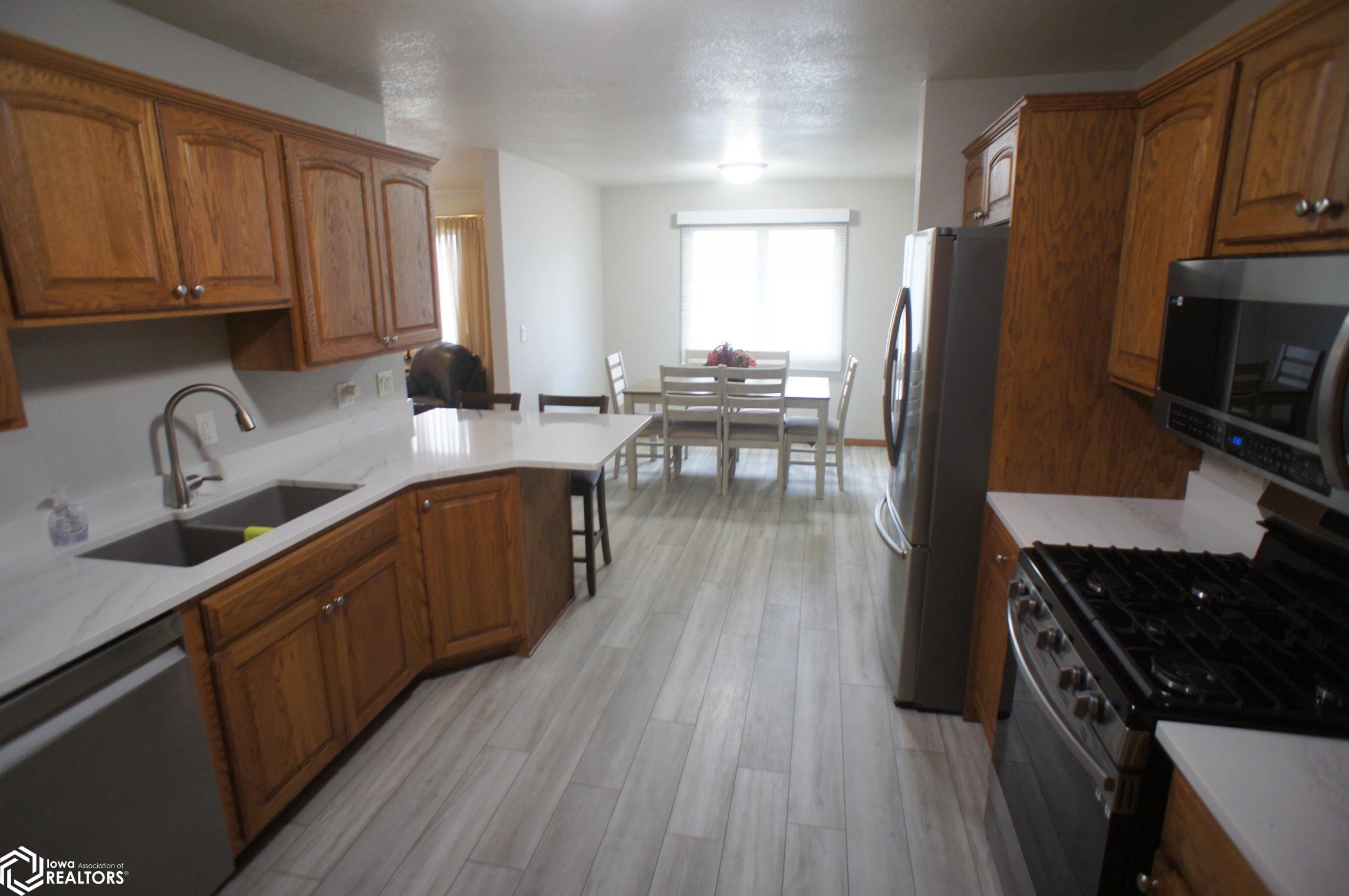 902 Fair Meadow Drive, Webster City, Iowa image 9