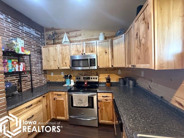 4213 W Lakeshore Drive, Brooklyn, Iowa image 16