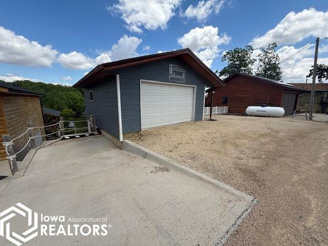 4213 W Lakeshore Drive, Brooklyn, Iowa image 4