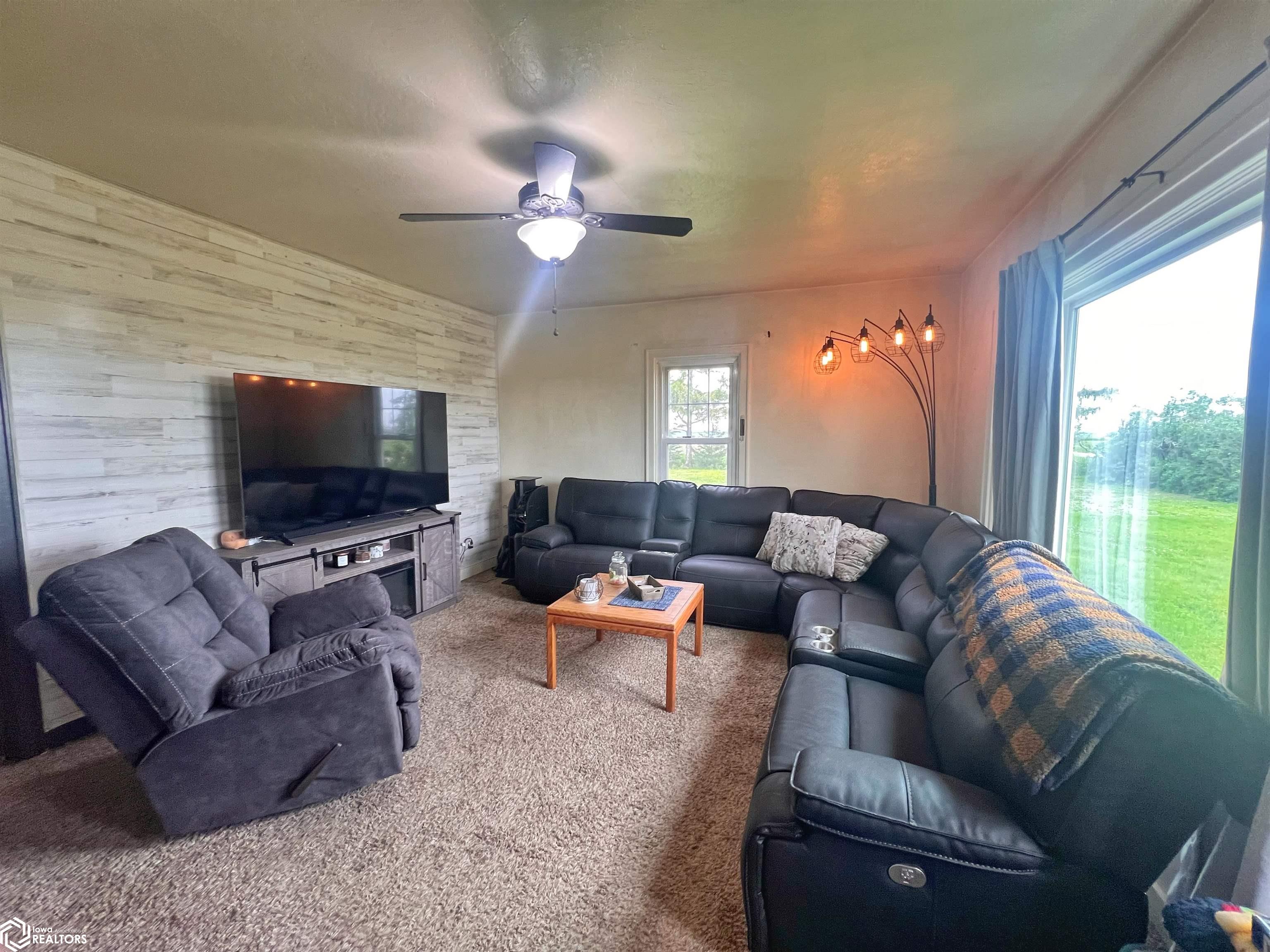 15619 E Avenue, Dawson, Iowa image 3
