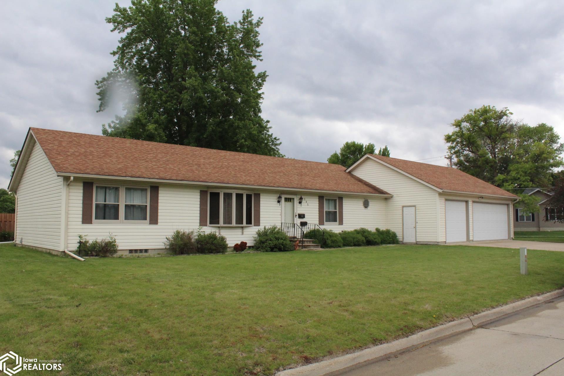795 Blackstone Drive, Garner, Iowa image 1