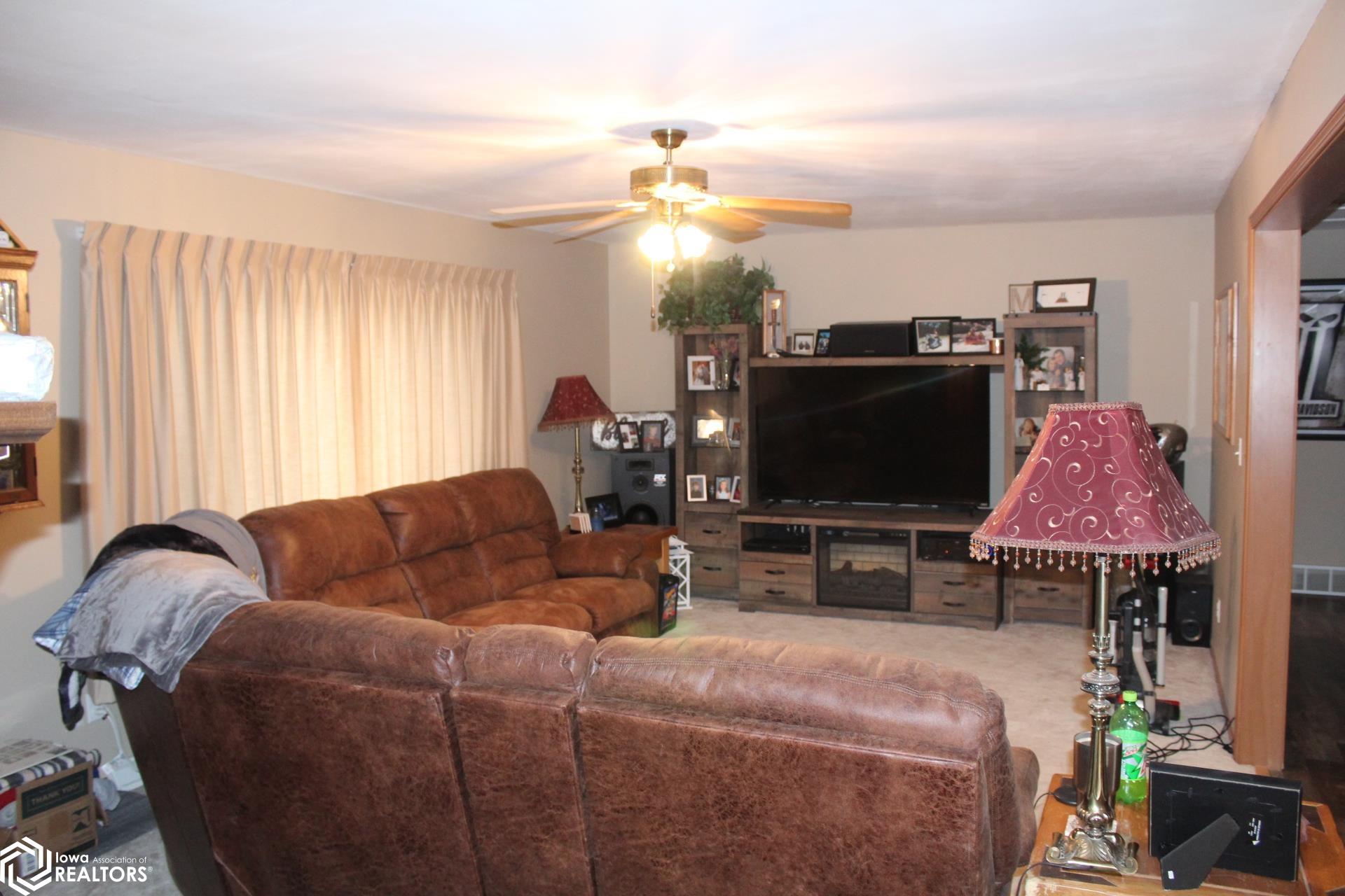 795 Blackstone Drive, Garner, Iowa image 12