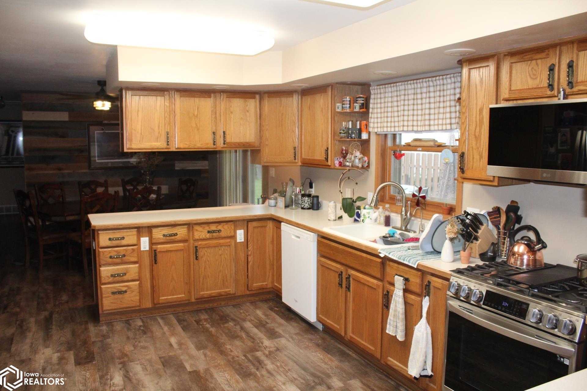 795 Blackstone Drive, Garner, Iowa image 6