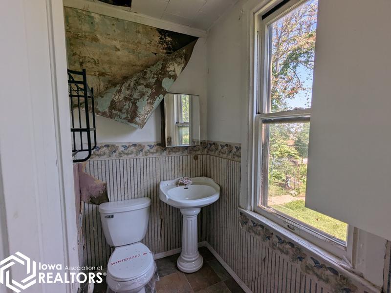 212 S 8th Street, Burlington, Iowa image 11