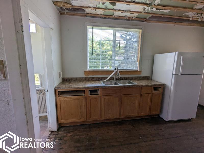 212 S 8th Street, Burlington, Iowa image 6