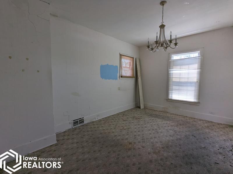 212 S 8th Street, Burlington, Iowa image 8