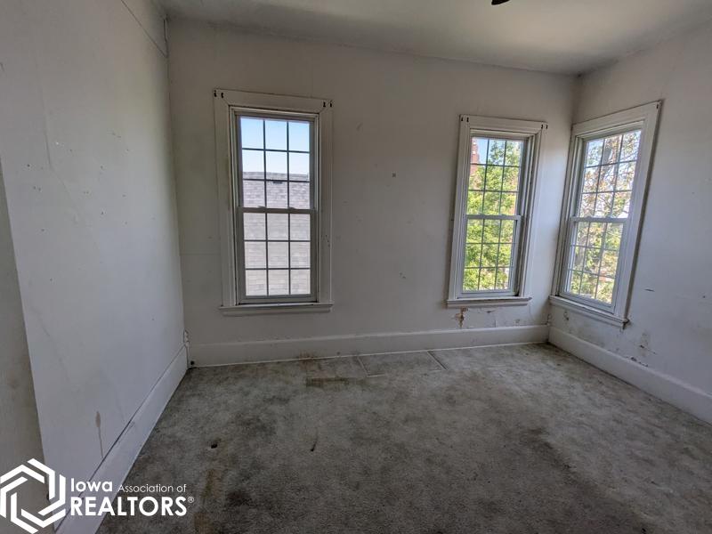 212 S 8th Street, Burlington, Iowa image 9