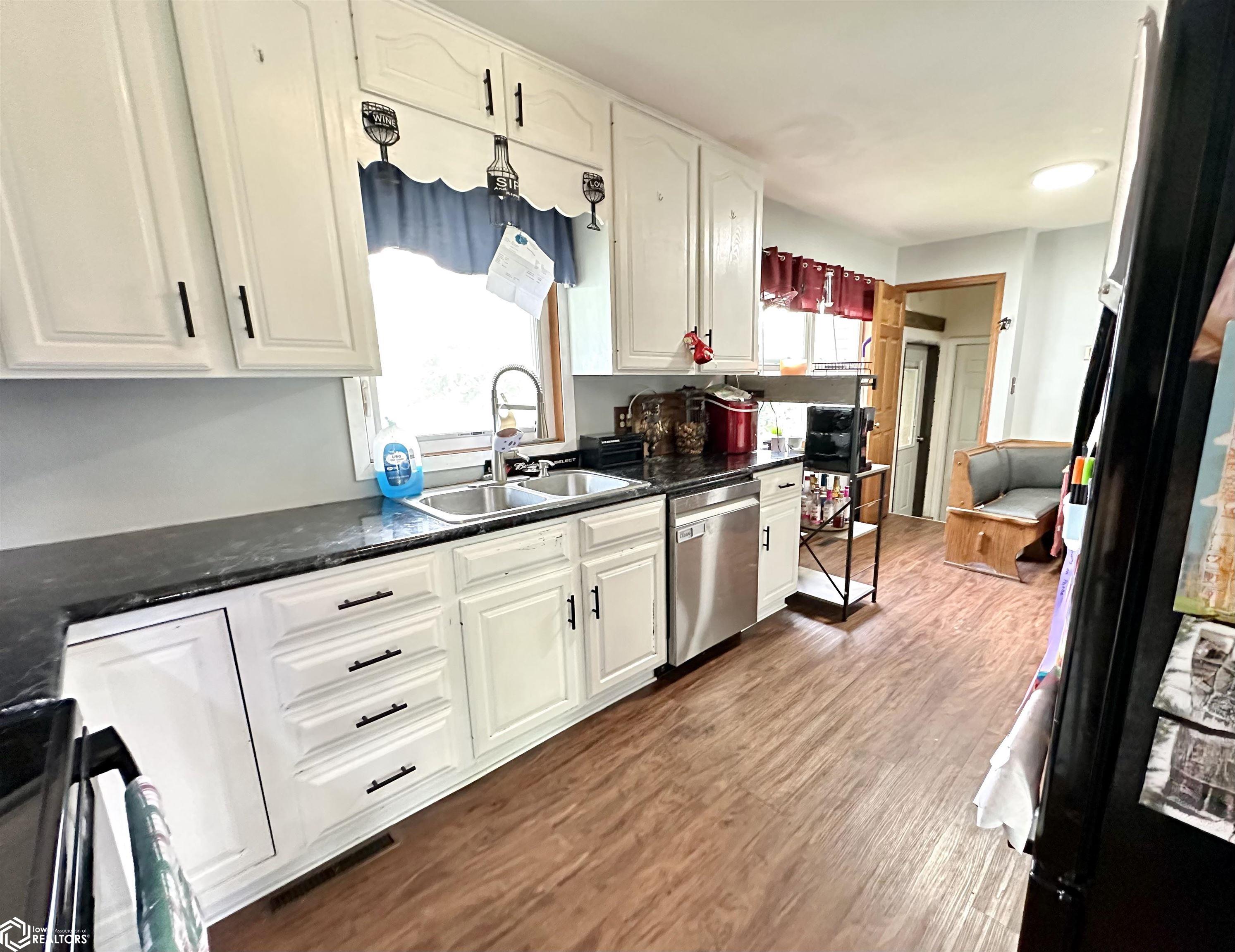 407 11th Avenue, Grinnell, Iowa image 8