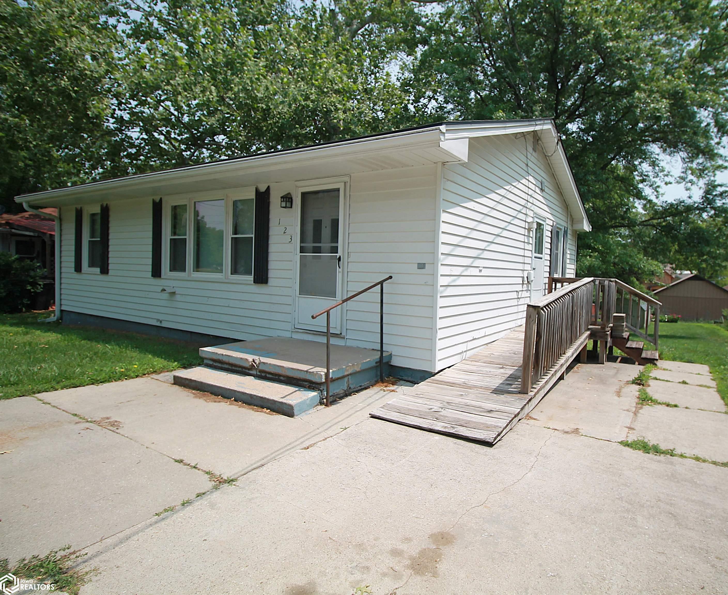 123 N 21st Street, Clarinda, Iowa image 2