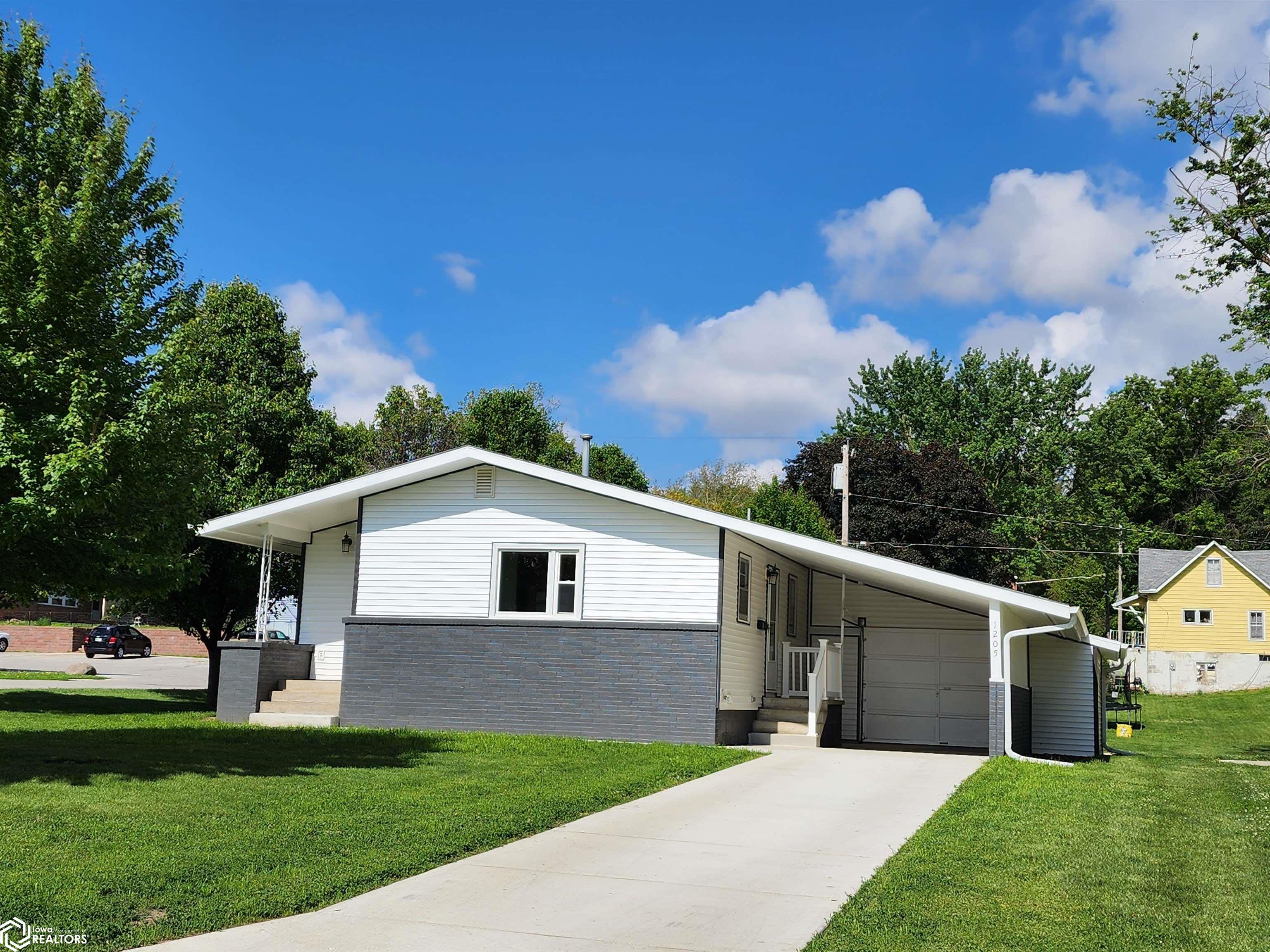 1205 Maple Street, Atlantic, Iowa image 2