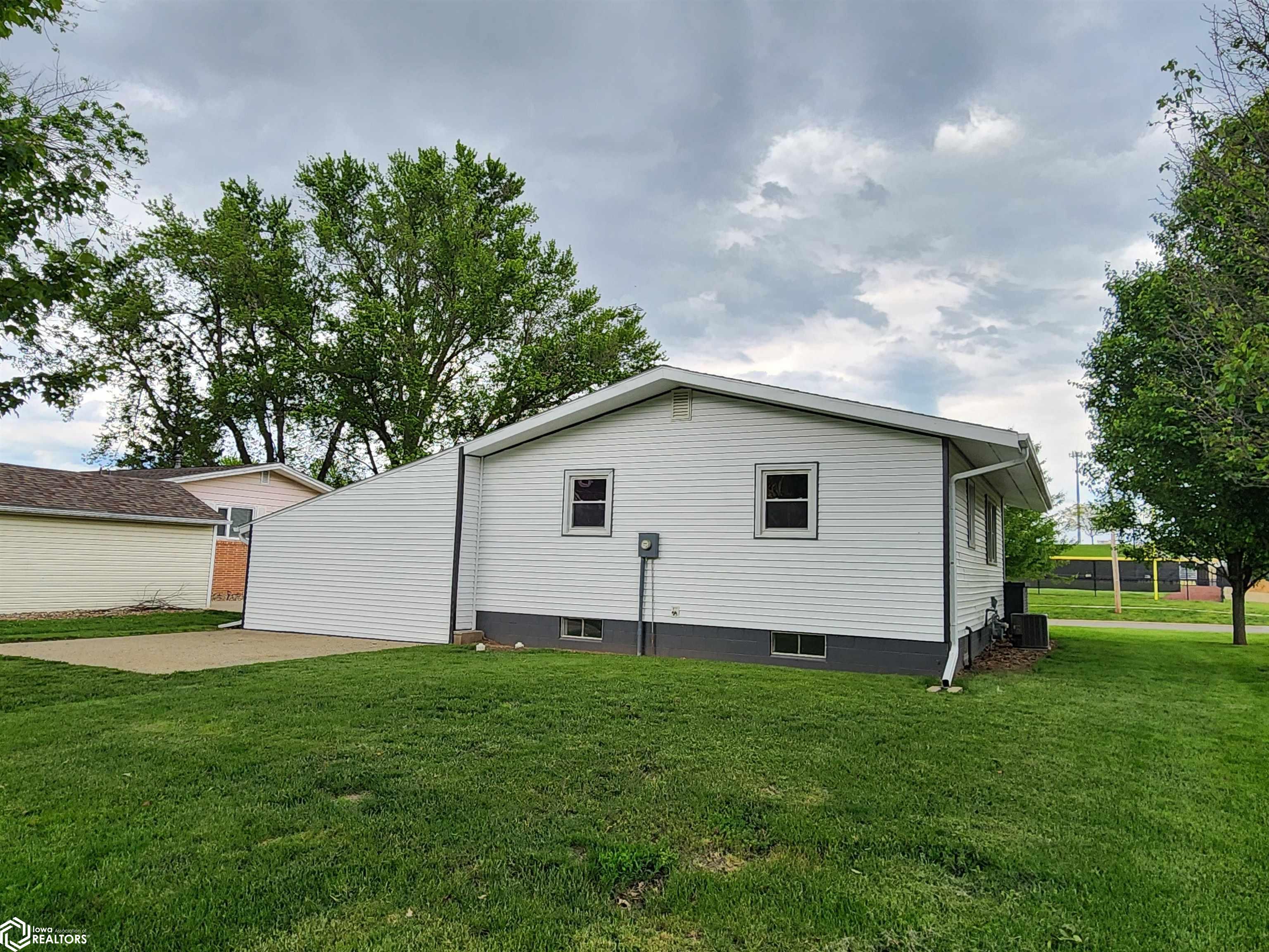 1205 Maple Street, Atlantic, Iowa image 7