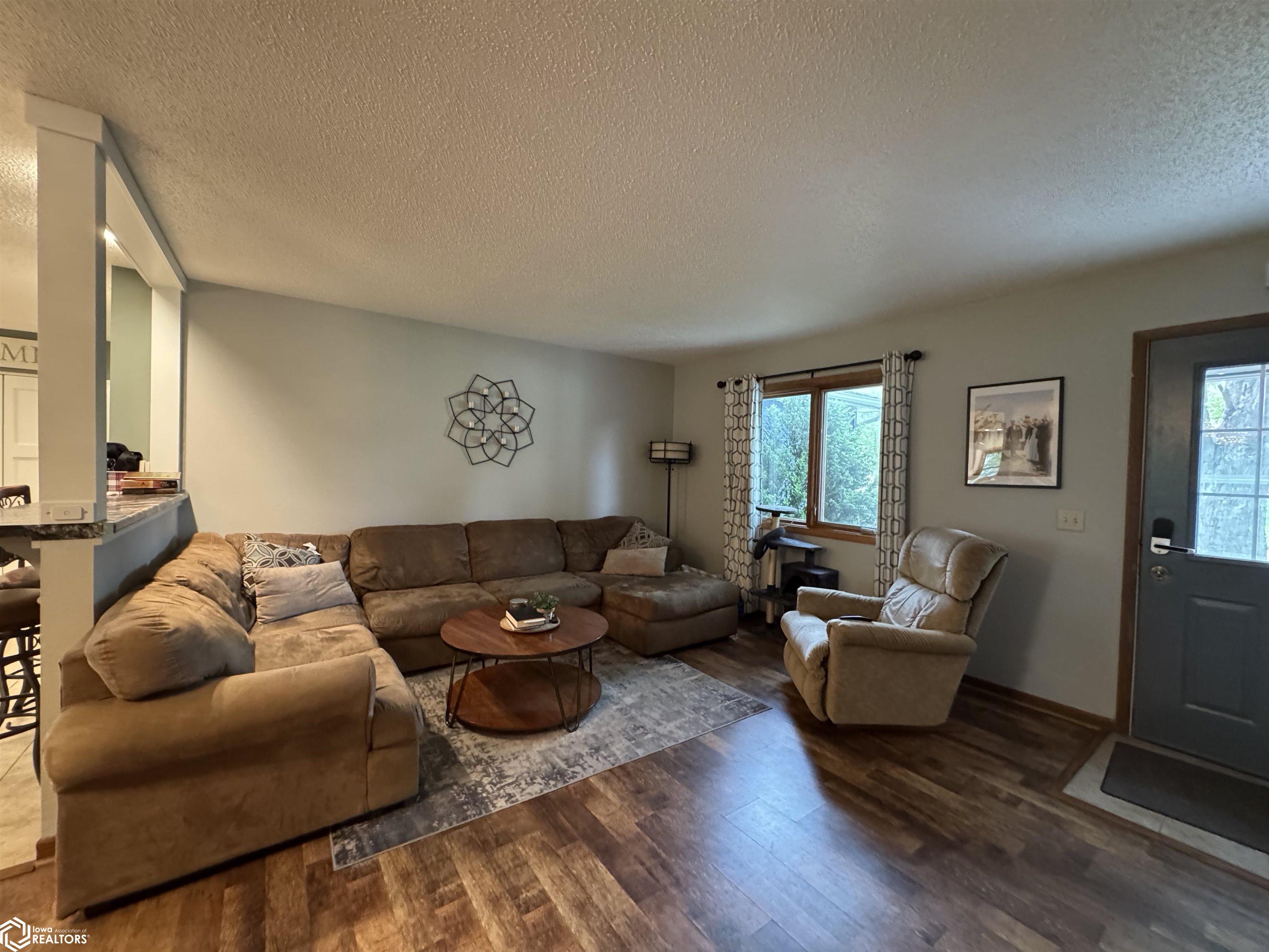 1020 N 7th Street, Clear Lake, Iowa image 2