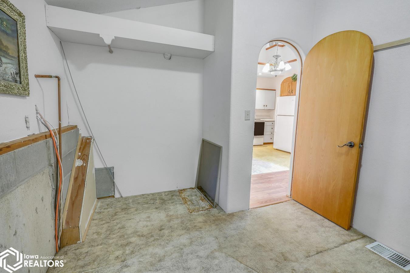 2403 Picard Drive, Tracy, Iowa image 11