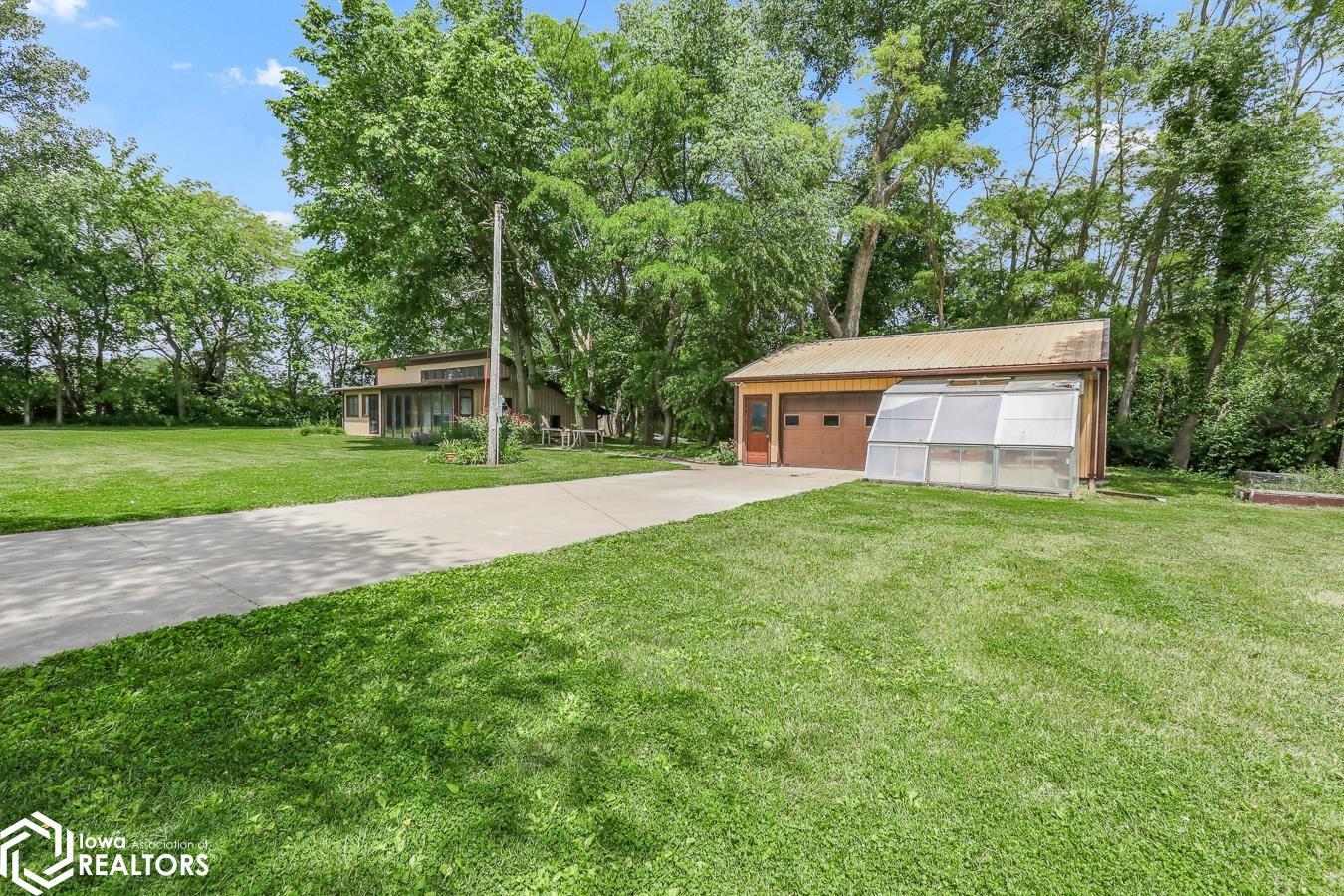2403 Picard Drive, Tracy, Iowa image 17
