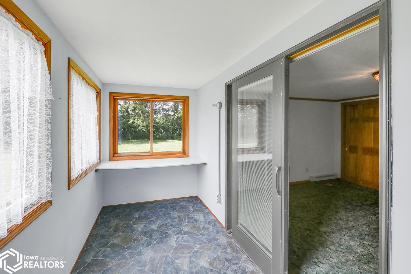 2403 Picard Drive, Tracy, Iowa image 18