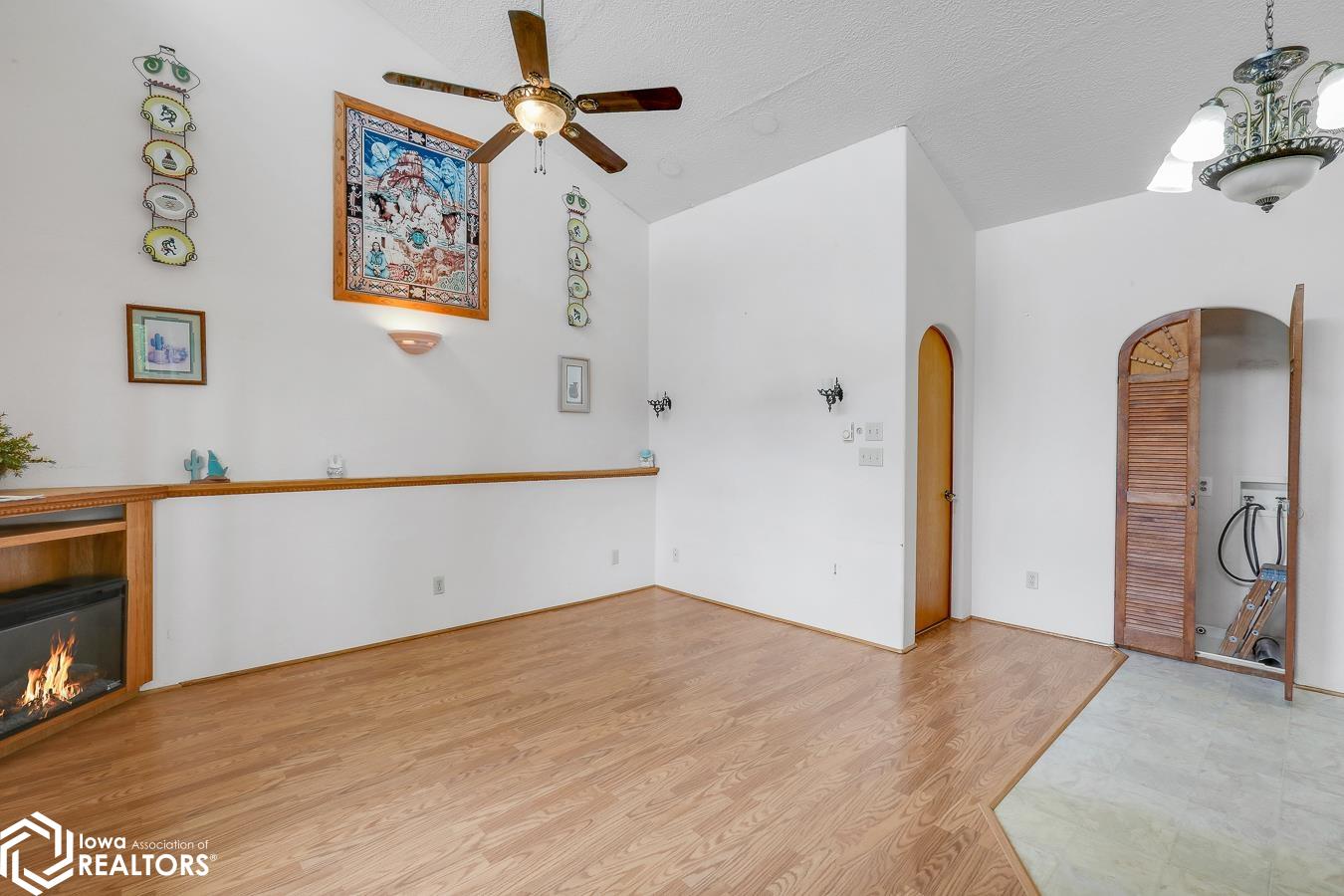 2403 Picard Drive, Tracy, Iowa image 3