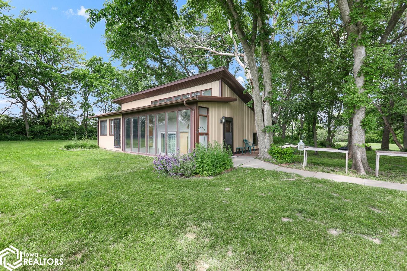 2403 Picard Drive, Tracy, Iowa image 23
